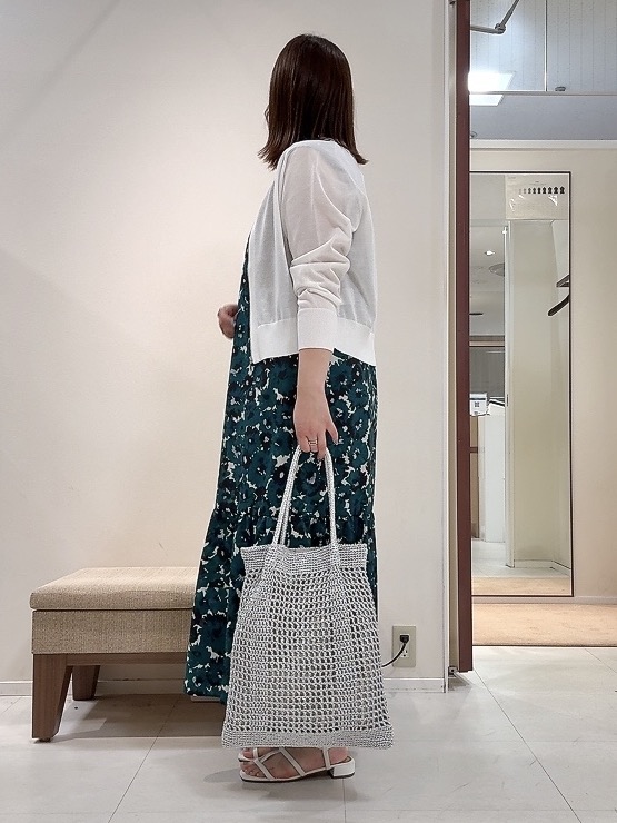 YUIさんの「UNTITLED｜【アンサンブル可/日除け・冷房対策】シアーレーヨンZIPカーディガン」を使ったコーディネート