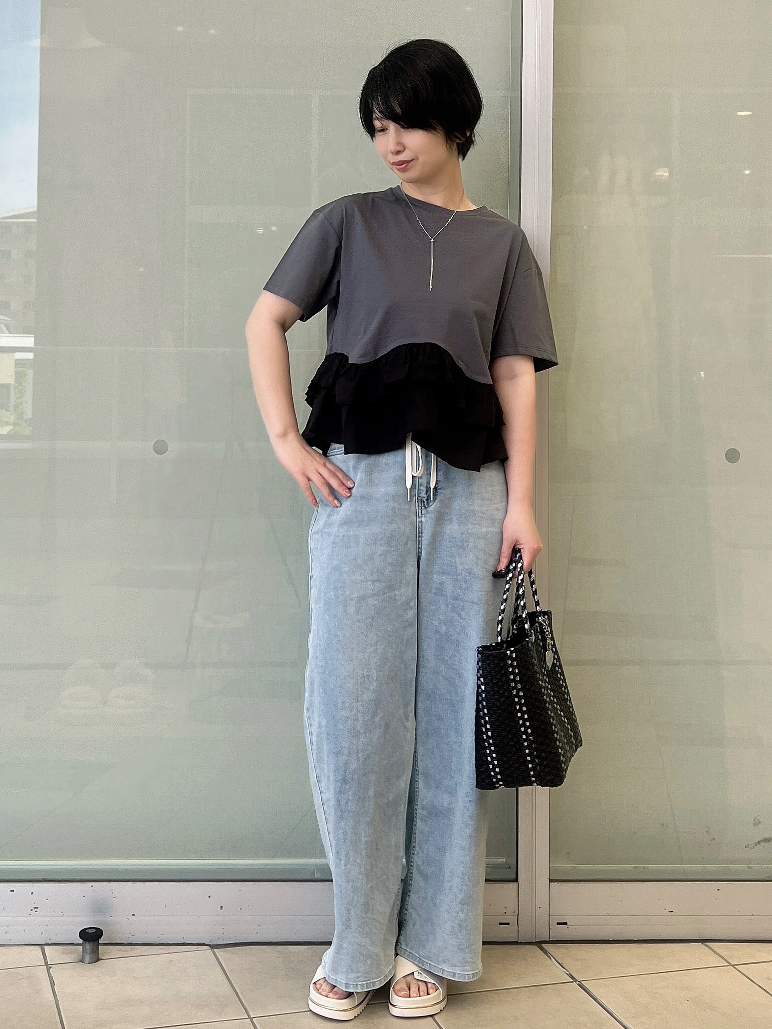 yo-koさんの「OPAQUE.CLIP｜裾フリルドッキングTシャツ【洗濯機OK】」を使ったコーディネート