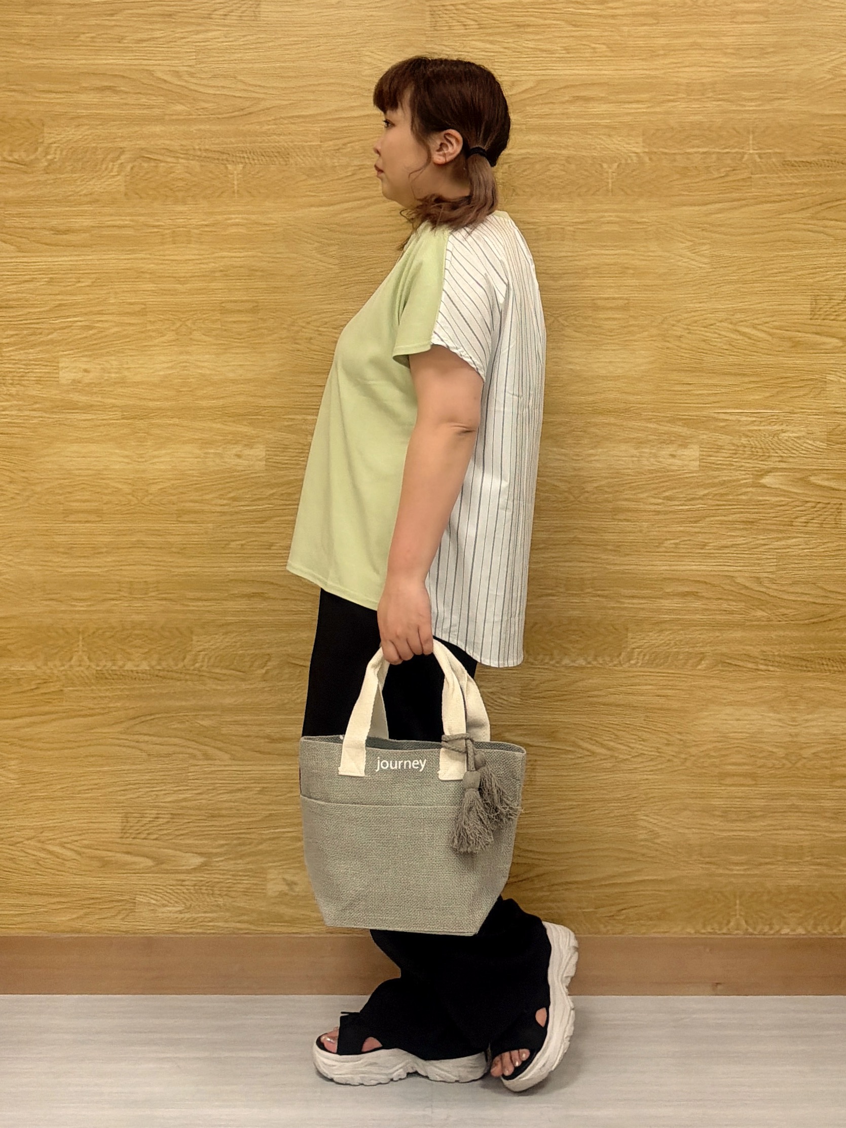 ぁむさんの「SHOO･LA･RUE｜【体型カバー/S-LL】インせず着られる 前後素材切替Tシャツ」を使ったコーディネート