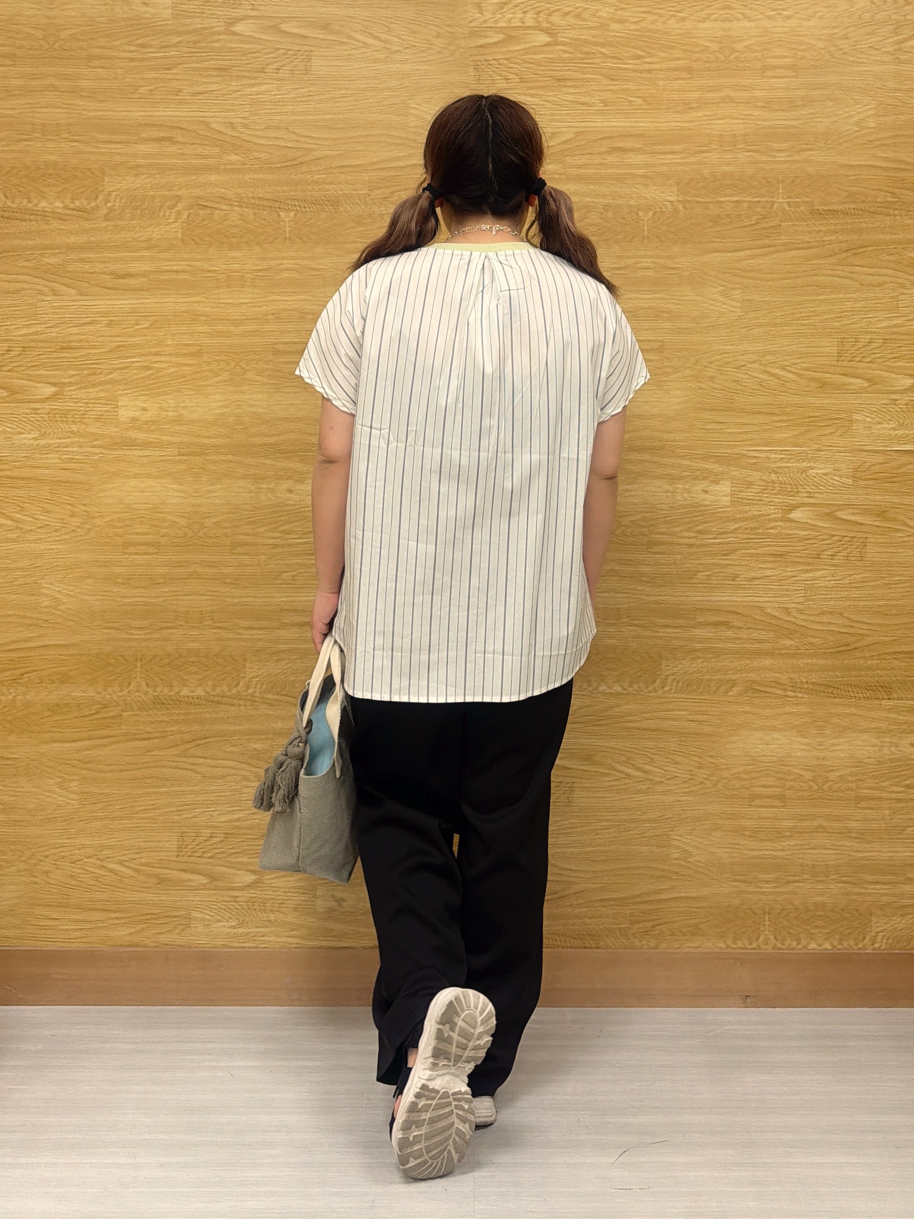 ぁむさんの「SHOO･LA･RUE｜【体型カバー/S-LL】インせず着られる 前後素材切替Tシャツ」を使ったコーディネート