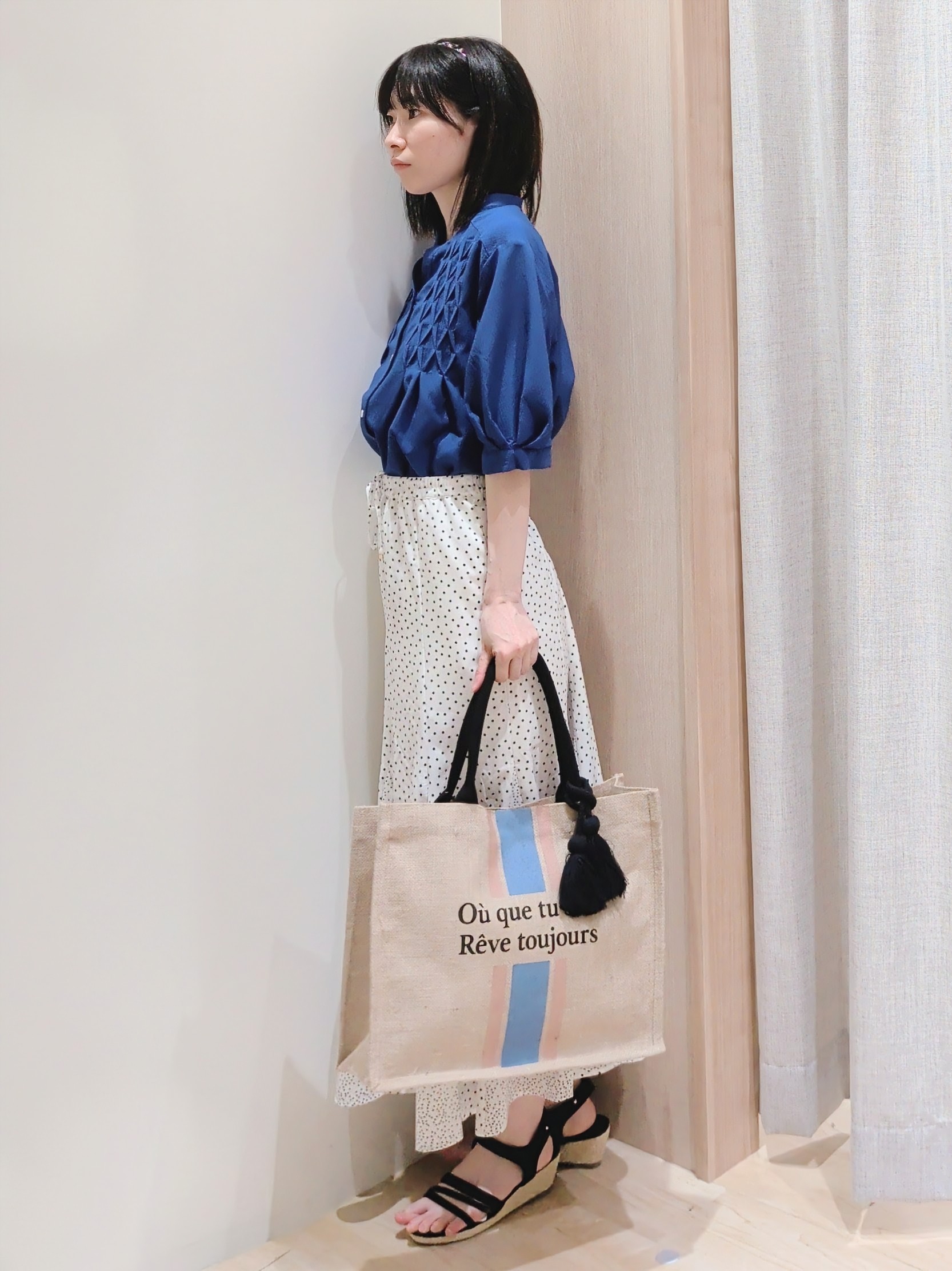 Yuiさんの「grove｜【貴島明日香さん着用/体型カバー】ON・OFF使えるスモッキングタックブラウス」を使ったコーディネート