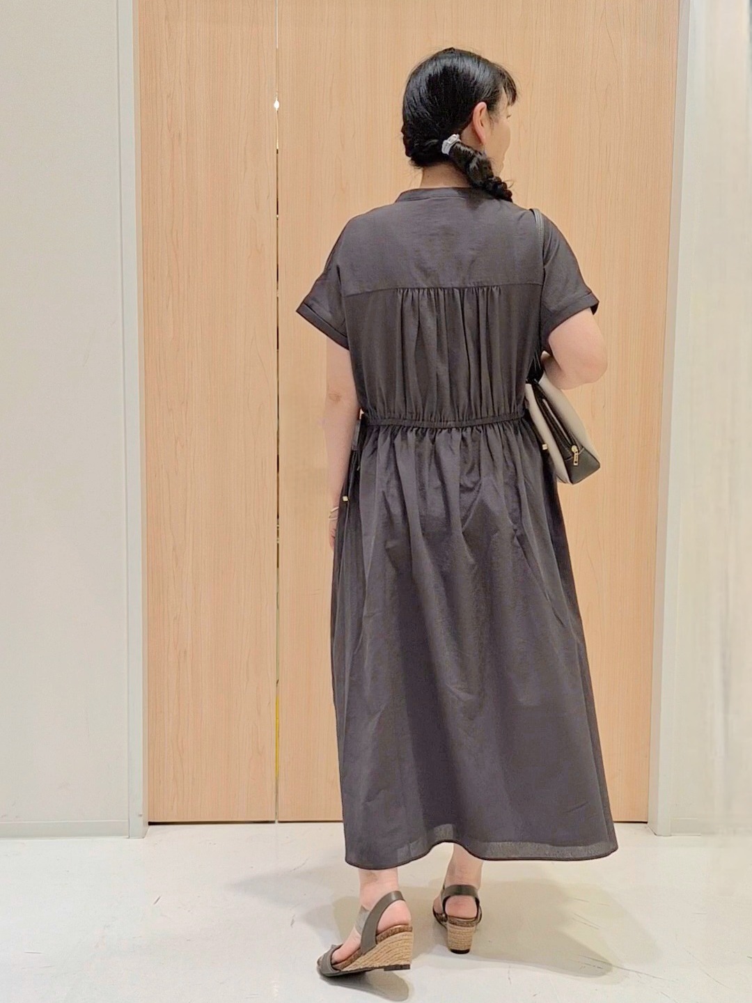 Saoさんの「SHOO･LA･RUE｜【洗濯機可/S-LL】オンにもオフにも マルチに使えるボタンレスカーディガン」を使ったコーディネート