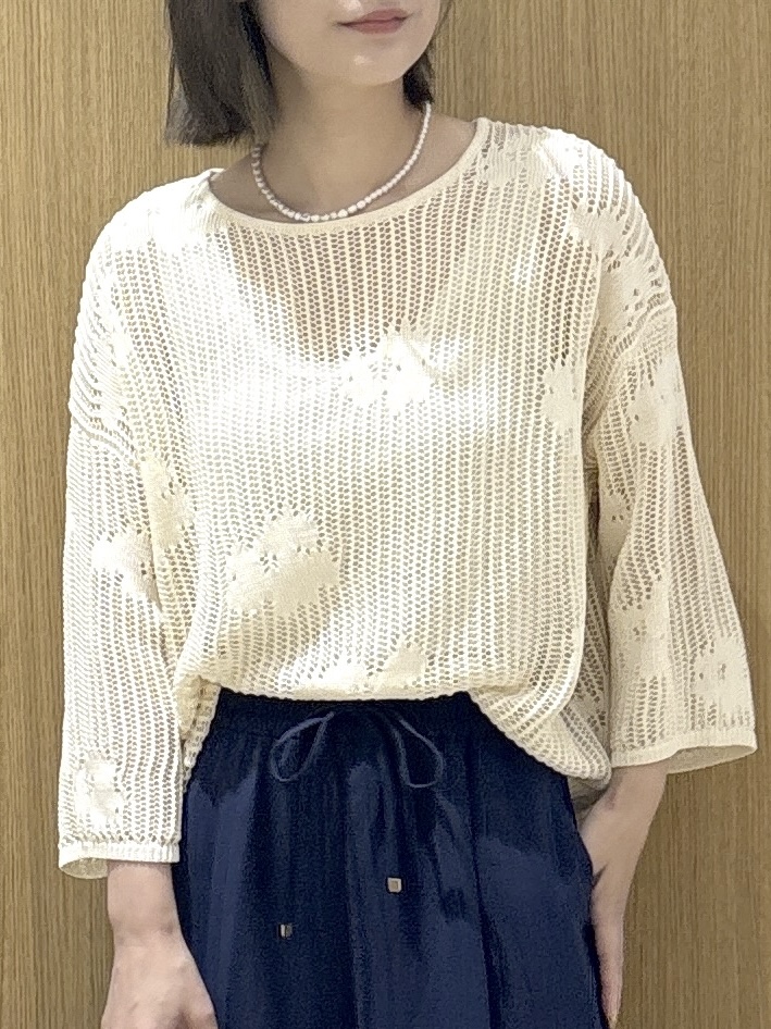 たけねぇさんの「OPAQUE.CLIP｜フラワーモチーフメッシュニット【洗濯機OK】」を使ったコーディネート
