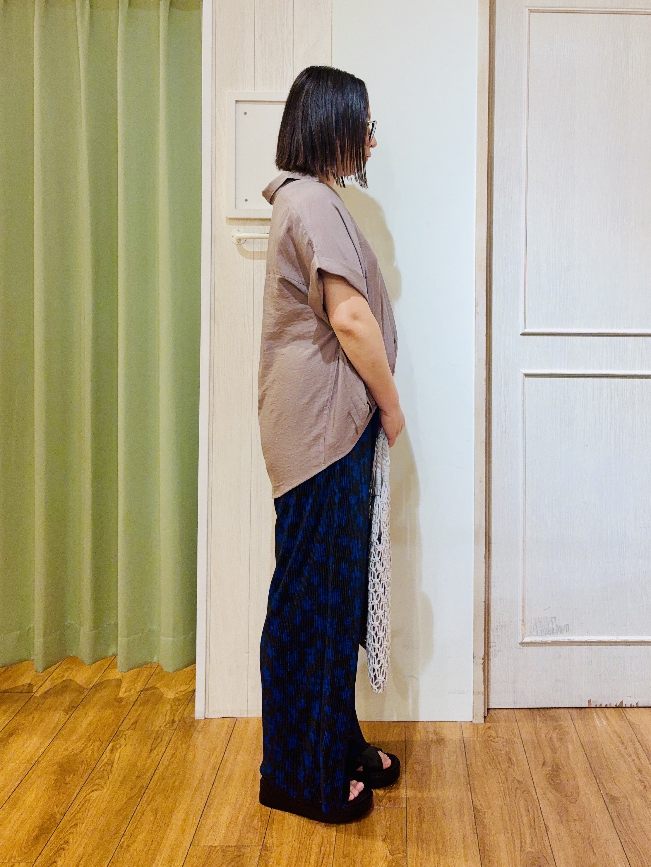 kumaさんの「SHOO･LA･RUE｜【S-LL/洗濯機可】インせず着られる 裾タック スキッパーシャツ」を使ったコーディネート
