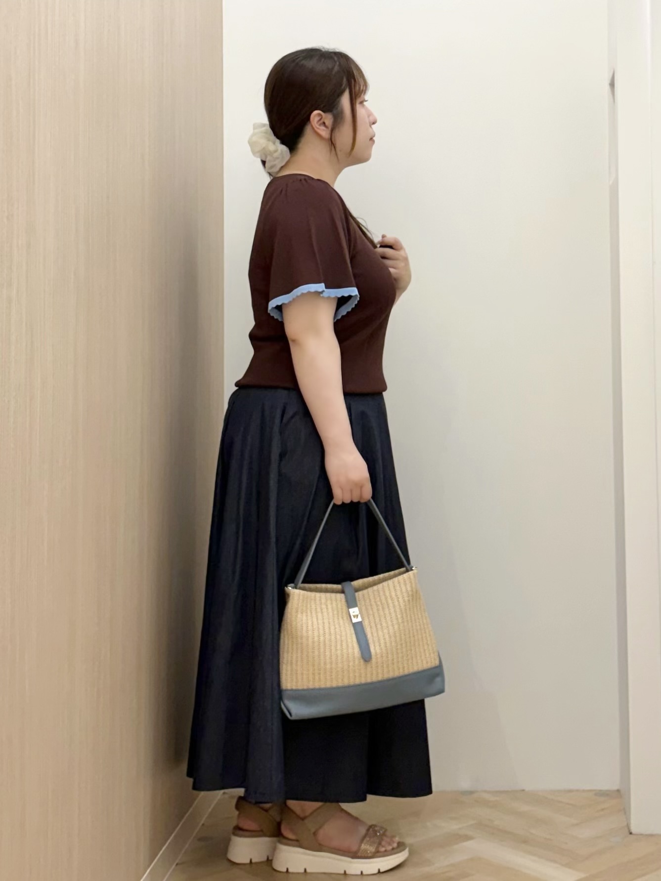 akariさんの「grove｜高評価！【シリーズ累計36万枚！名品ニット】やわらかドライタッチ スカラップスリーブニット」を使ったコーディネート
