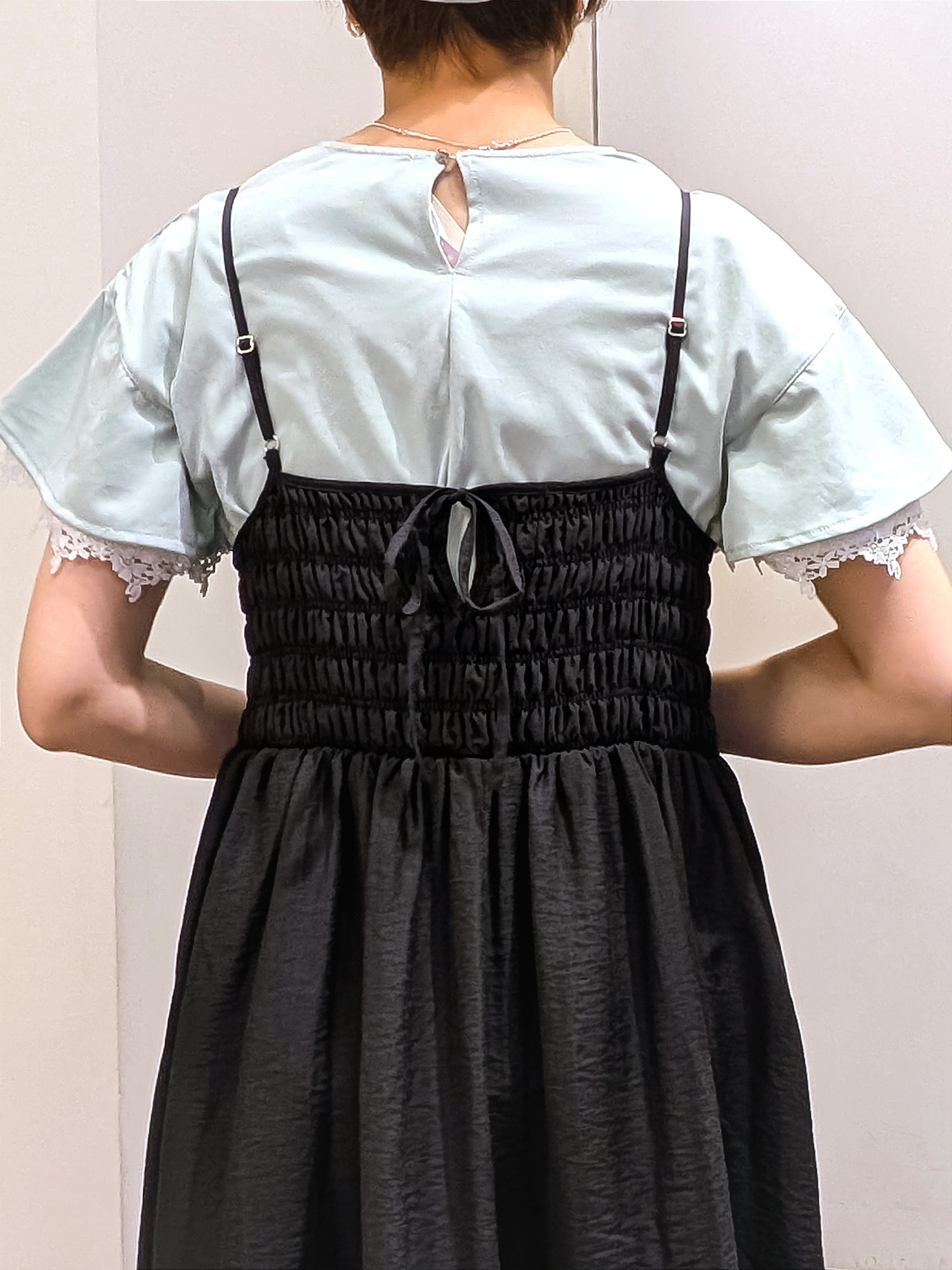 やまちゃんさんの「grove｜【洗える】大人のシャーリングキャミワンピース」を使ったコーディネート