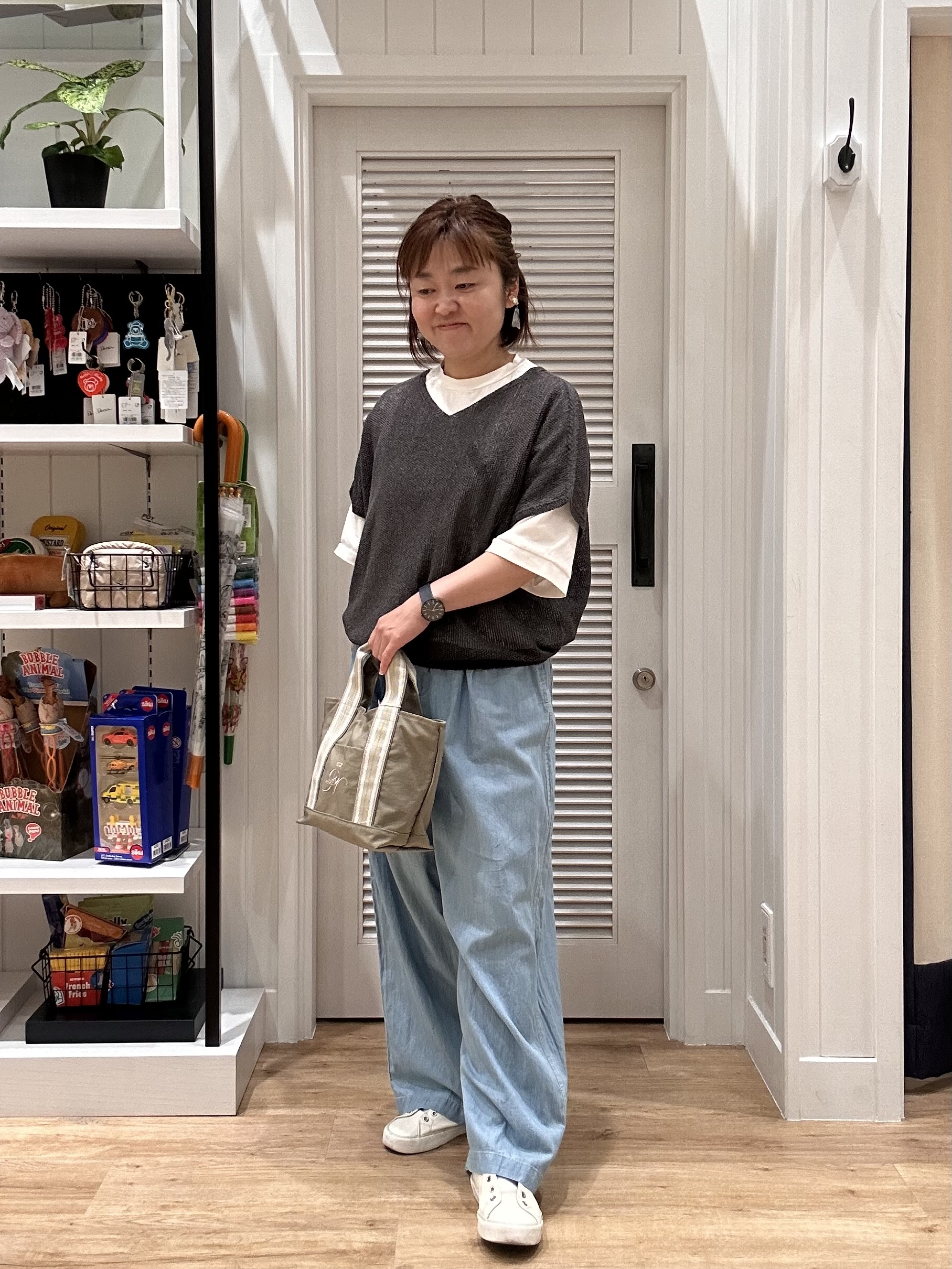 Aiさんの「Dessin｜【セットアップ可/ウエストゴム】3.8オンスシアーデニムパンツ」を使ったコーディネート