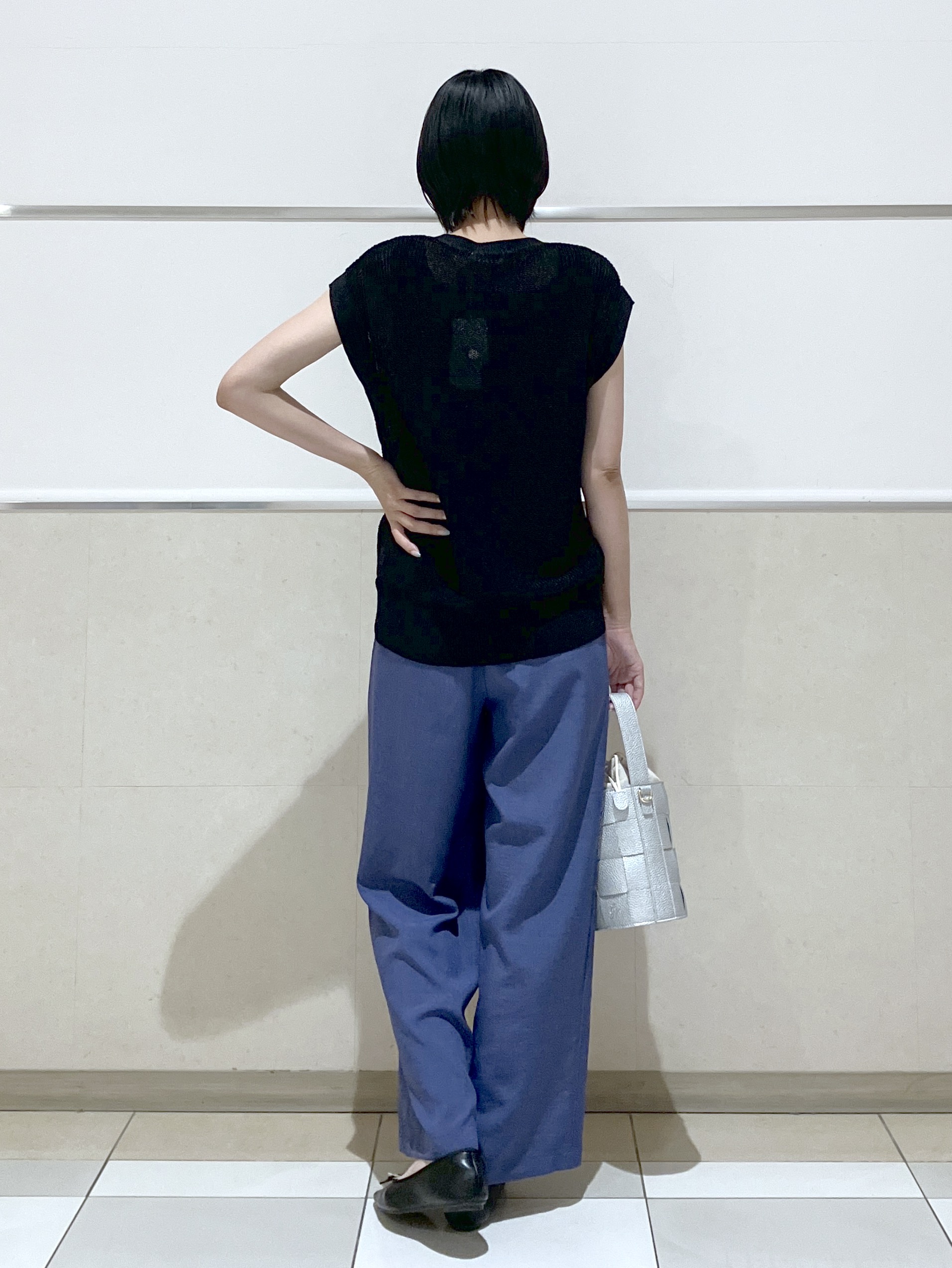 eriko さんの「Dessin｜【洗える】ペーパー混ニットベスト」を使ったコーディネート