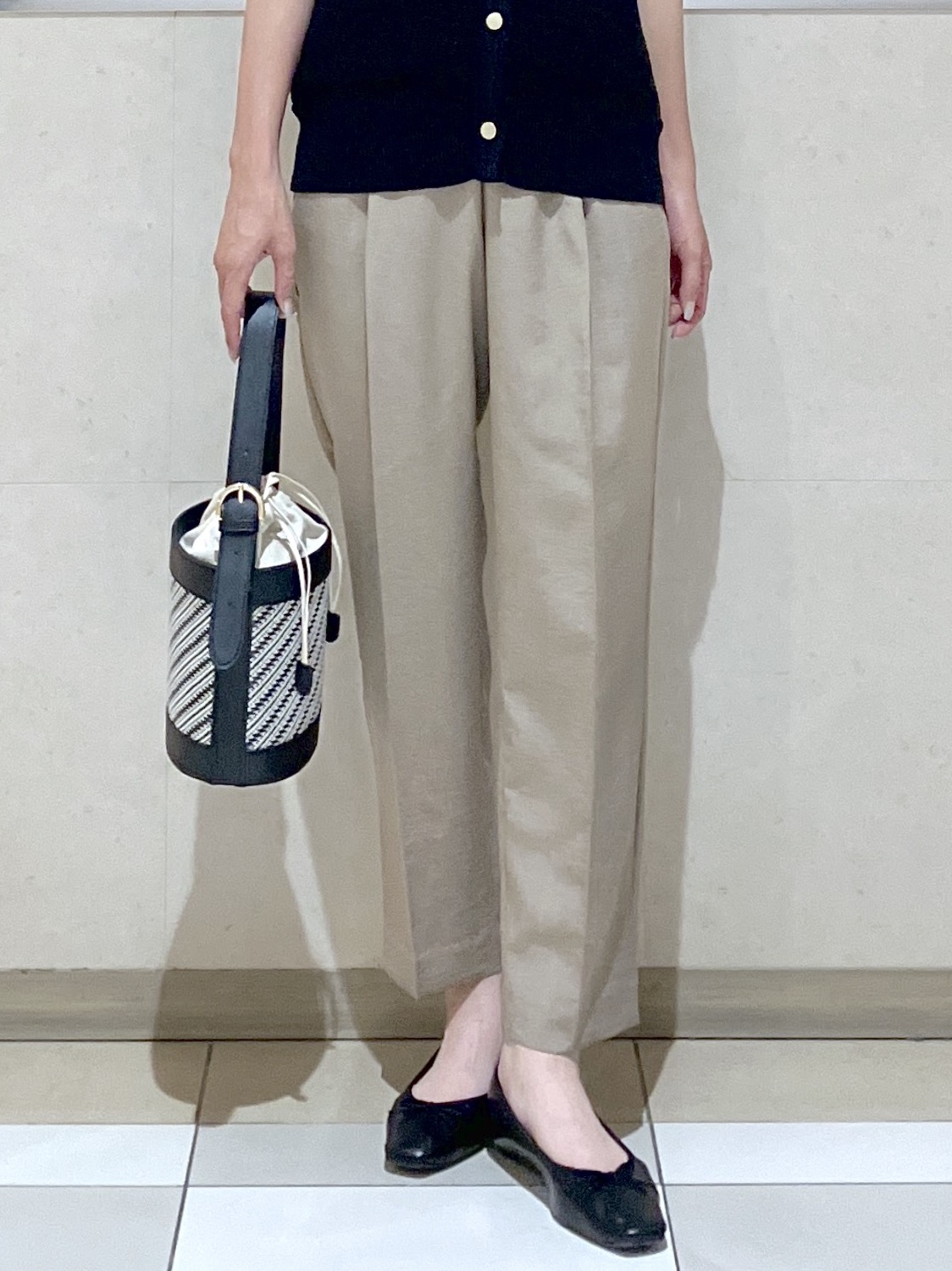 eriko さんの「Dessin｜【洗える】ペーパー混ニットベスト」を使ったコーディネート
