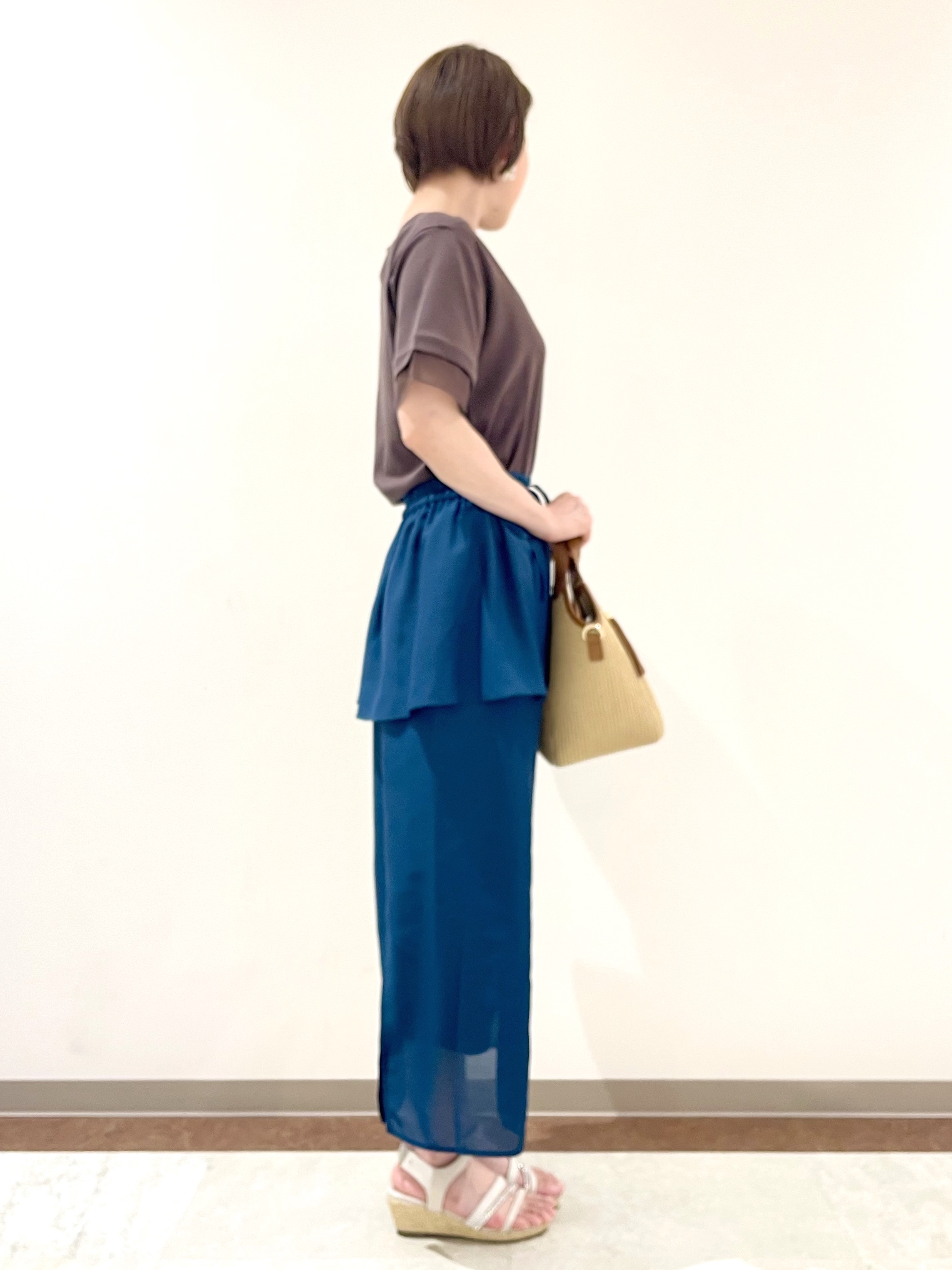 ちいはちさんの「grove｜【二の腕カバー/UVカット】袖口シアースクエアネックTシャツ」を使ったコーディネート