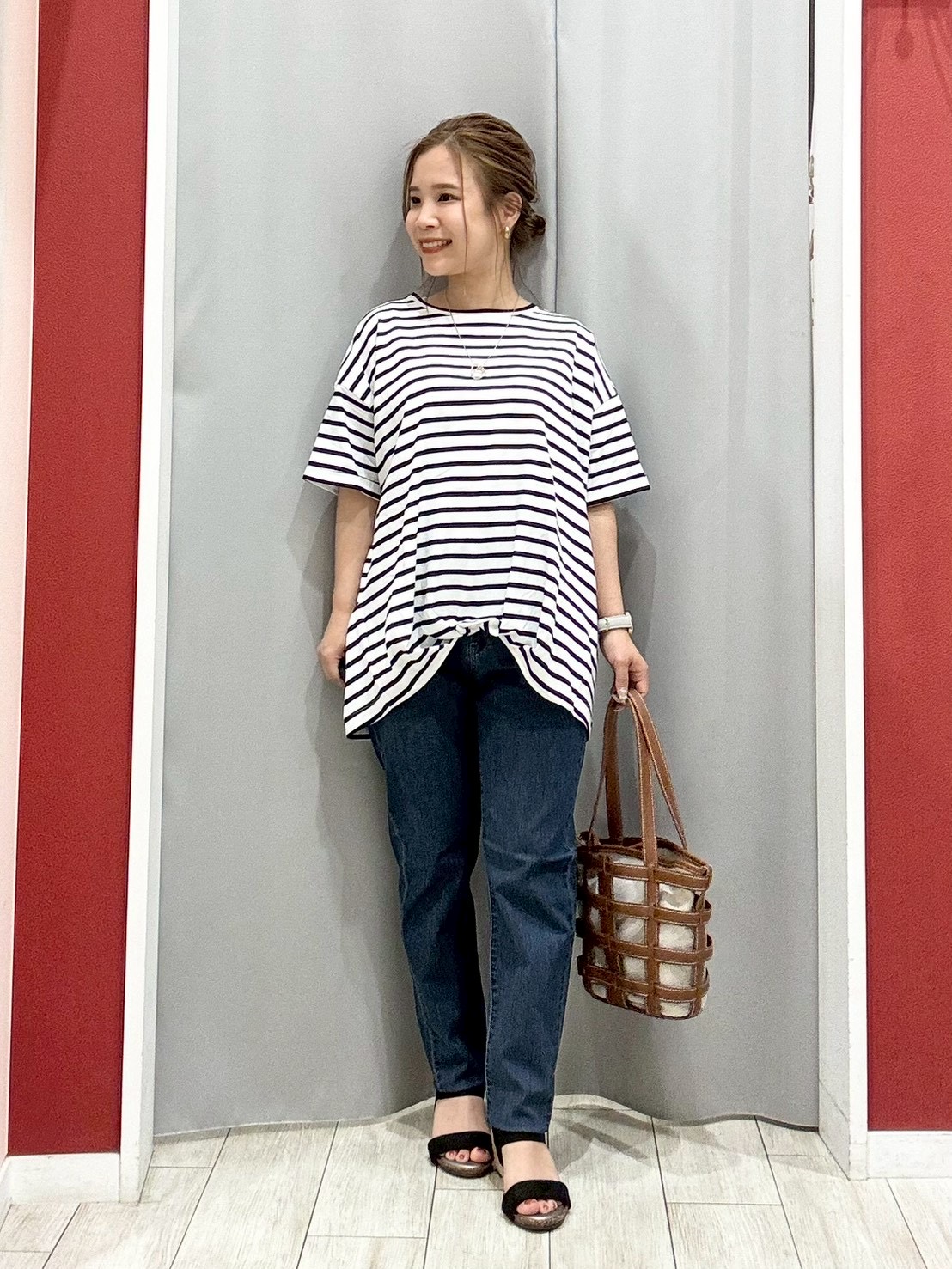 shioさんの「SHOO･LA･RUE｜【洗濯機可/S-LL】程よいVネックですっきり魅せる ジップアップ 7分袖シアーカーディガン」を使ったコーディネート