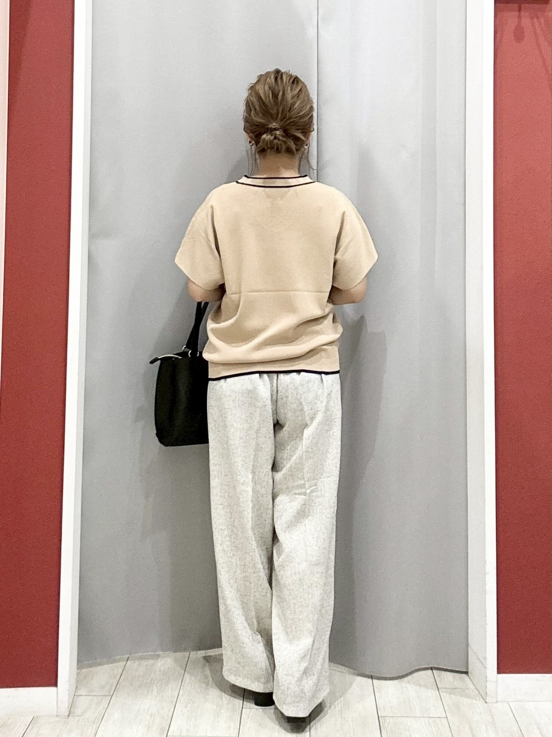 shioさんの「SHOO･LA･RUE｜【洗濯機可/S-LL】オンにもオフにも マルチに使えるボタンレスカーディガン」を使ったコーディネート