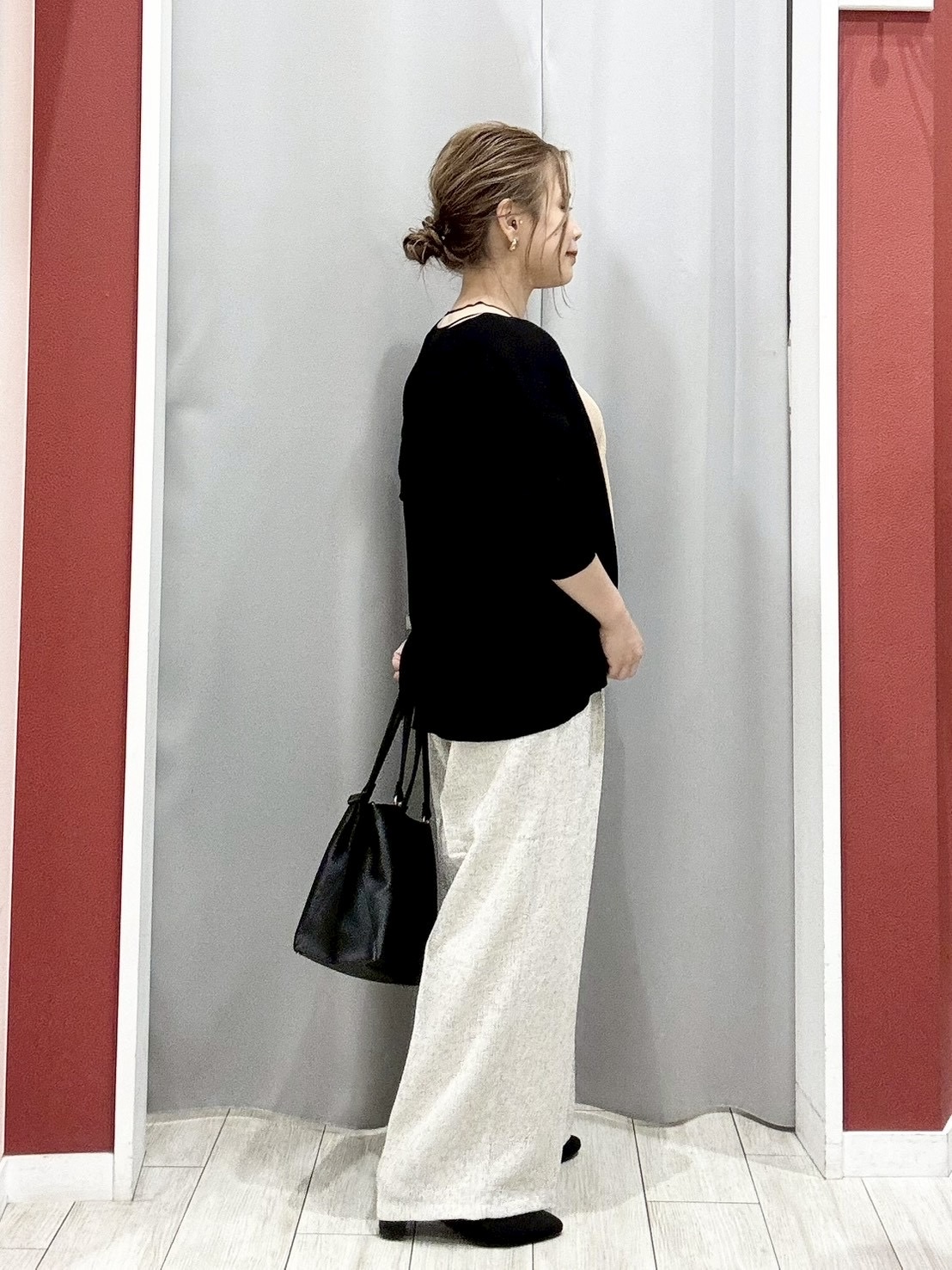 shioさんの「SHOO･LA･RUE｜【洗濯機可/S-LL】オンにもオフにも マルチに使えるボタンレスカーディガン」を使ったコーディネート