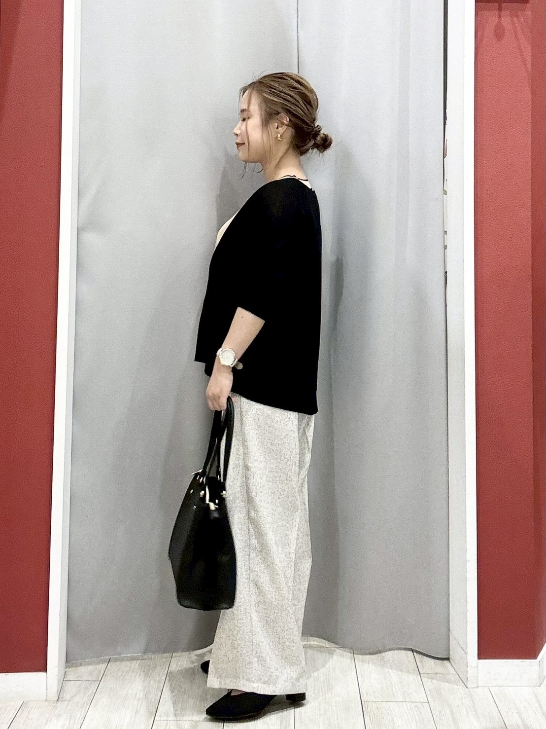 shioさんの「SHOO･LA･RUE｜【洗濯機可/S-LL】オンにもオフにも マルチに使えるボタンレスカーディガン」を使ったコーディネート