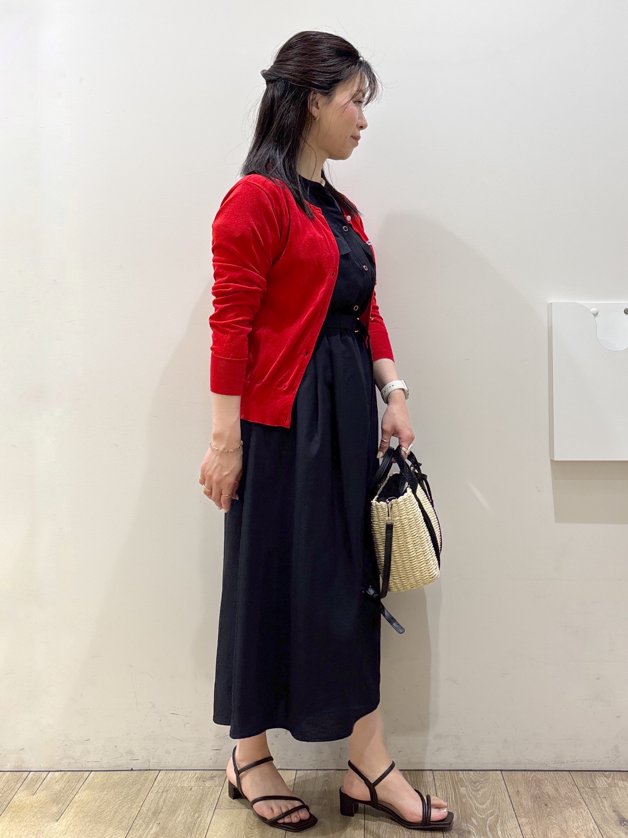 mameさんの「index｜【接触冷感】ビジューボタンカーディガン《抗ピリング／洗濯機OK》」を使ったコーディネート