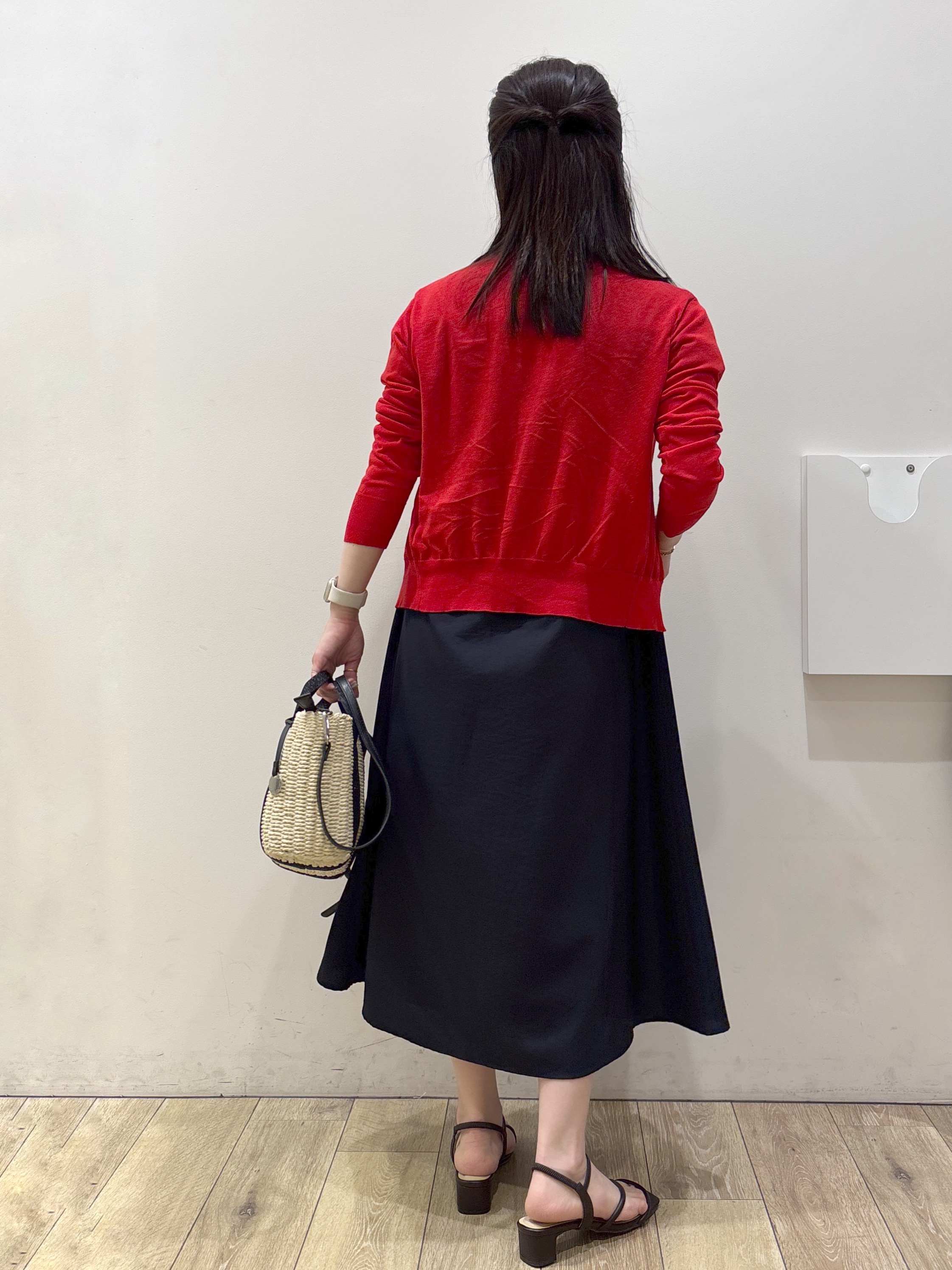 mameさんの「index｜【接触冷感】ビジューボタンカーディガン《抗ピリング／洗濯機OK》」を使ったコーディネート