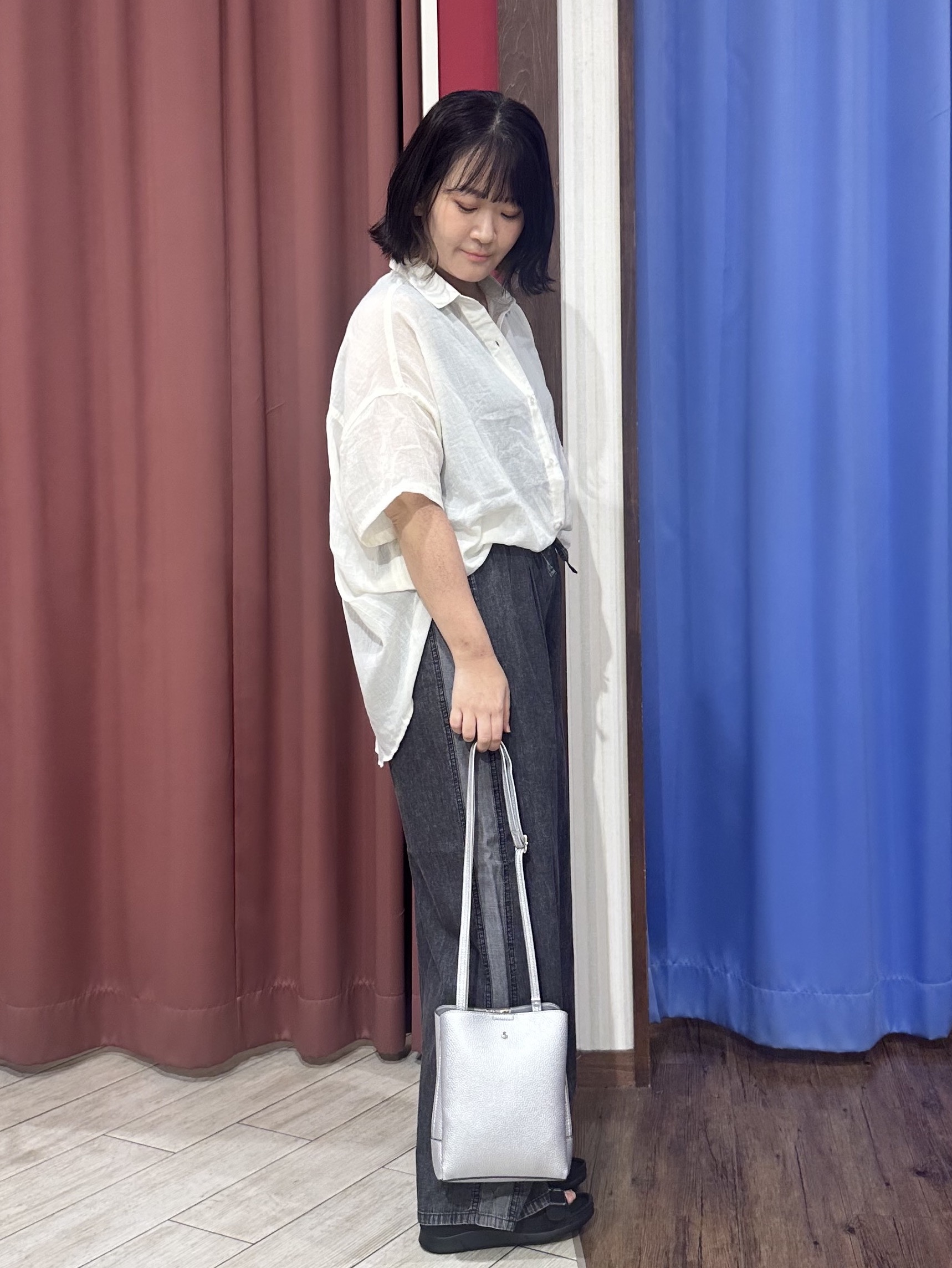 Meeさんの「SHOO･LA･RUE｜【前後2WAY/洗濯機可/S-LL】スクエアネックで小顔効果 ランダムテレコタンクトップ」を使ったコーディネート