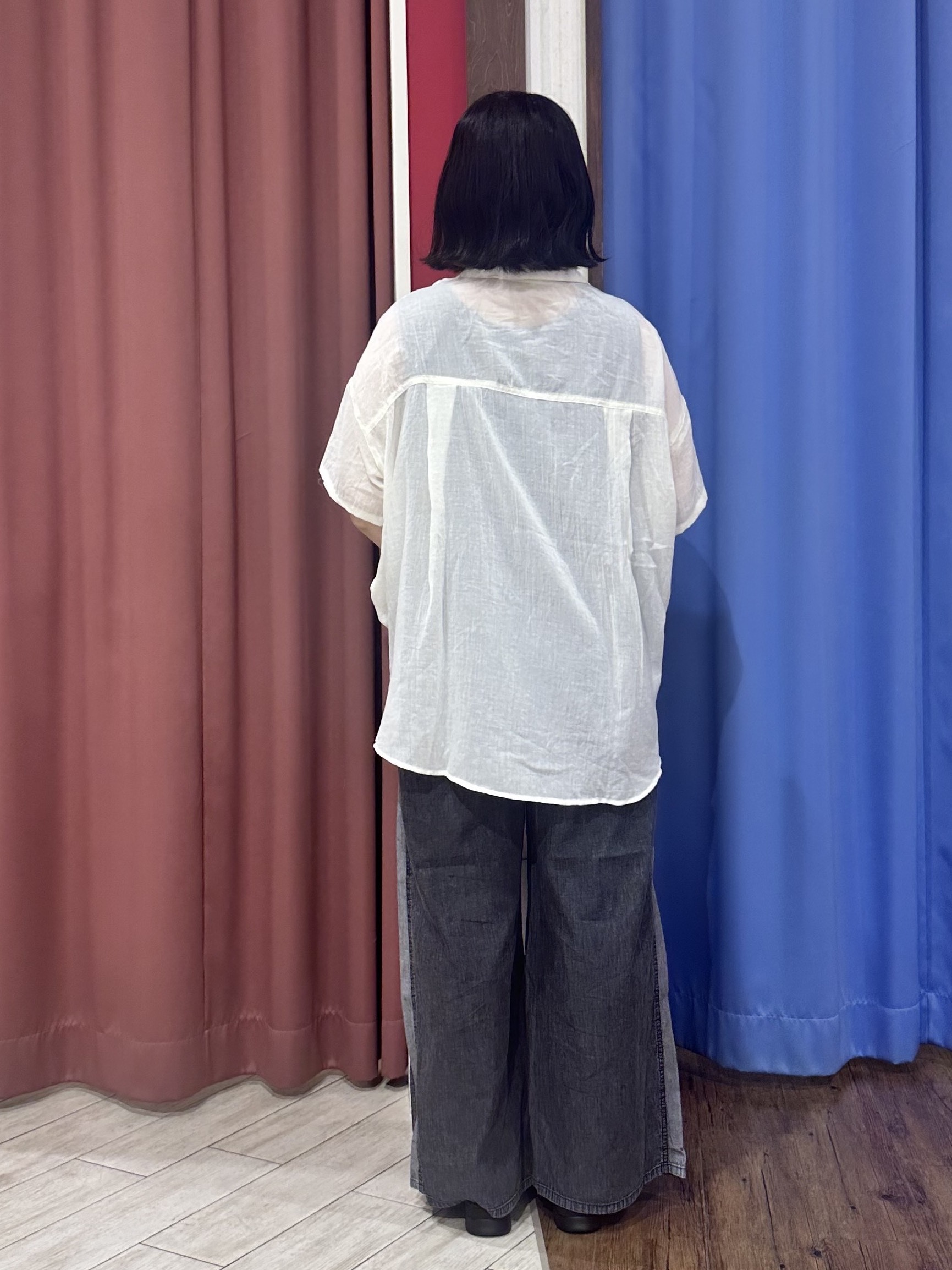 Meeさんの「SHOO･LA･RUE｜【前後2WAY/洗濯機可/S-LL】スクエアネックで小顔効果 ランダムテレコタンクトップ」を使ったコーディネート