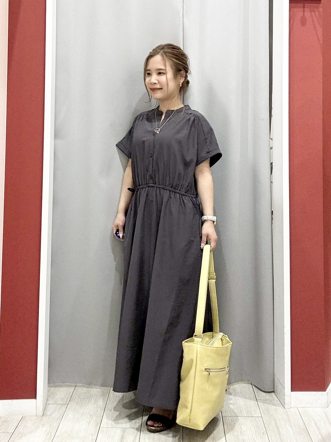 shioさんの「SHOO･LA･RUE｜【洗濯機可/S-LL】オンにもオフにも マルチに使えるボタンレスカーディガン」を使ったコーディネート