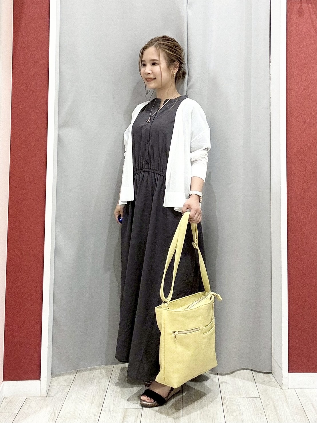 shioさんの「SHOO･LA･RUE｜【洗濯機可/S-LL】オンにもオフにも マルチに使えるボタンレスカーディガン」を使ったコーディネート