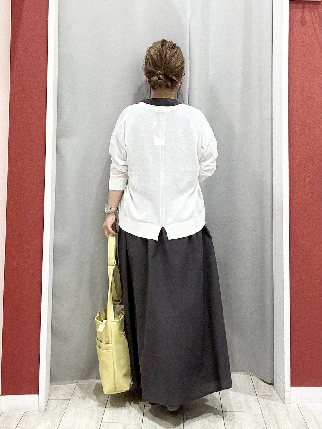 shioさんの「SHOO･LA･RUE｜【洗濯機可/S-LL】オンにもオフにも マルチに使えるボタンレスカーディガン」を使ったコーディネート