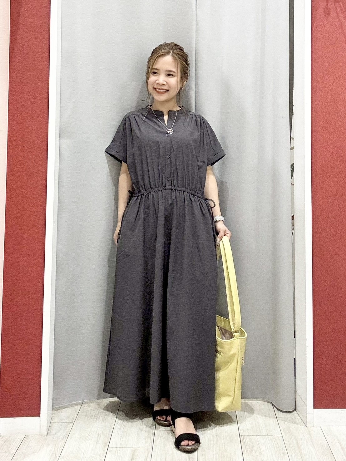 shioさんの「SHOO･LA･RUE｜【洗濯機可/S-LL】オンにもオフにも マルチに使えるボタンレスカーディガン」を使ったコーディネート