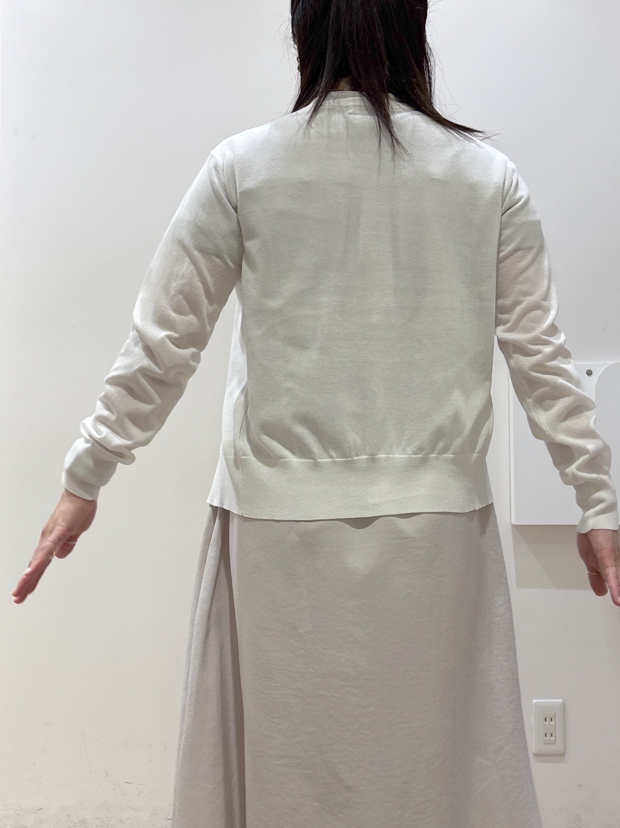 mameさんの「index｜【接触冷感】ビジューボタンカーディガン《抗ピリング／洗濯機OK》」を使ったコーディネート