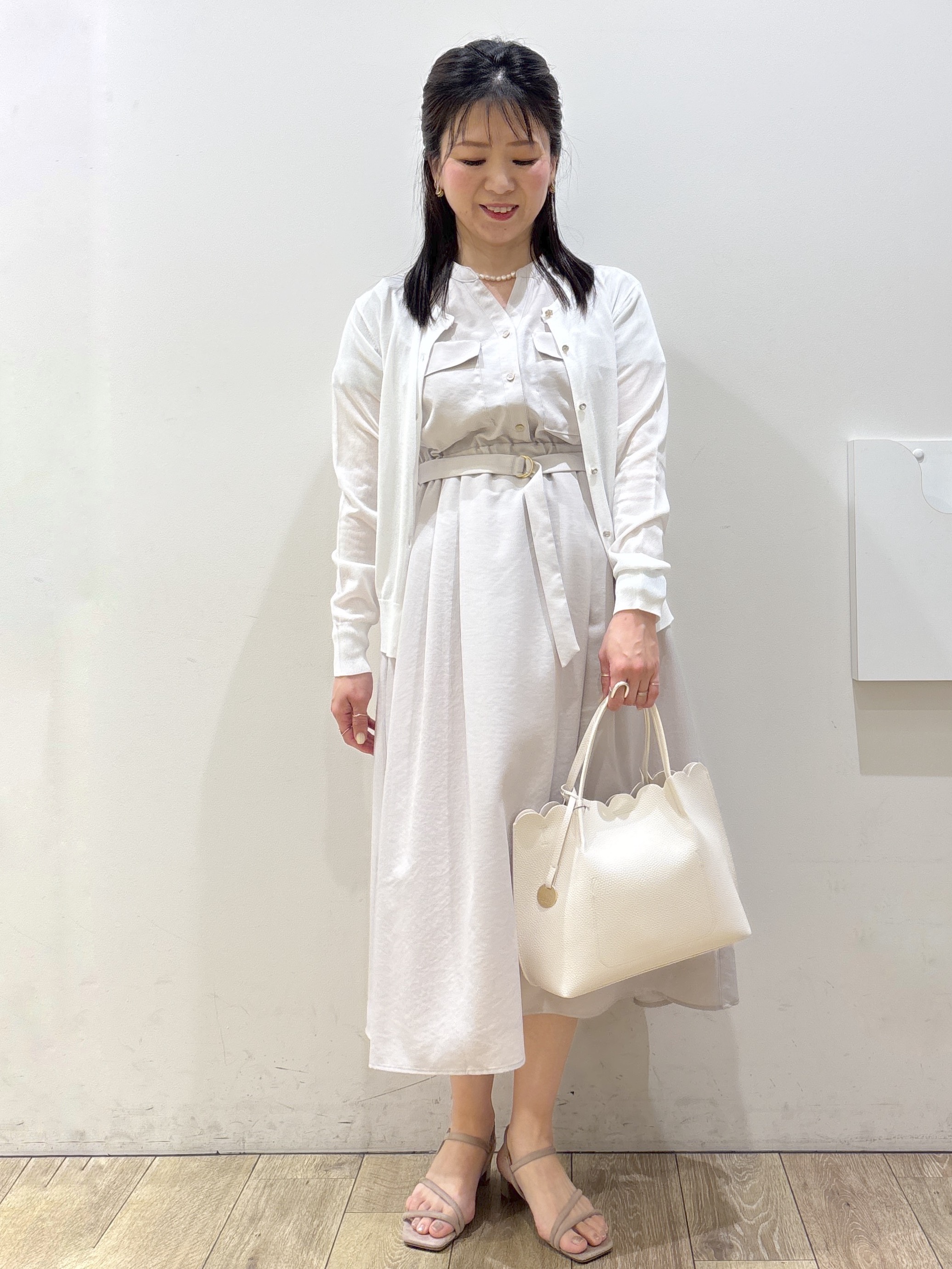 mameさんの「index｜【接触冷感】ビジューボタンカーディガン《抗ピリング／洗濯機OK》」を使ったコーディネート