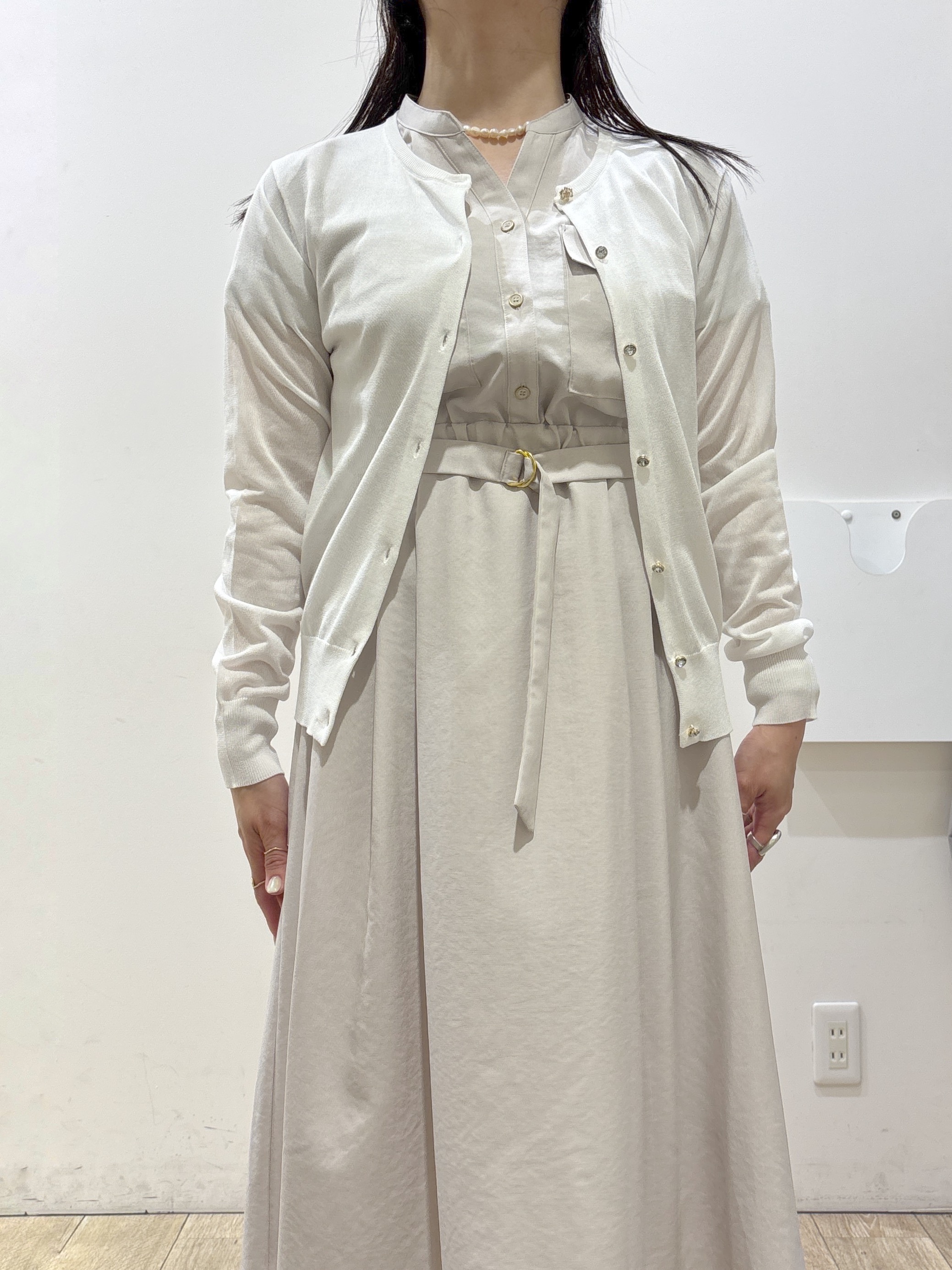 mameさんの「index｜【接触冷感】ビジューボタンカーディガン《抗ピリング／洗濯機OK》」を使ったコーディネート