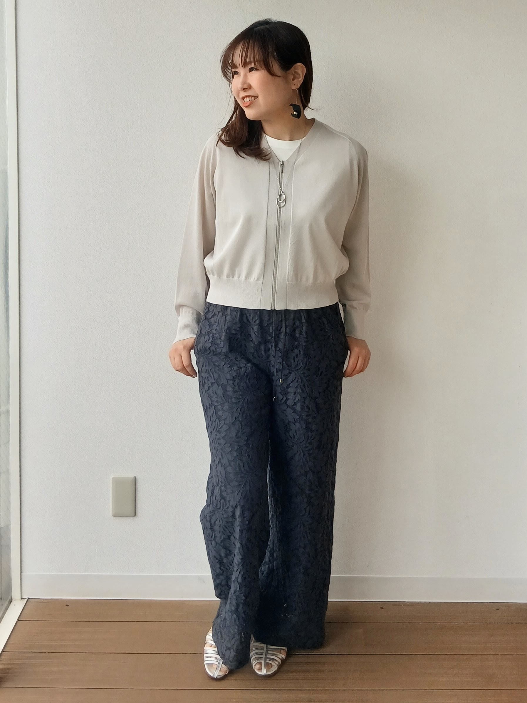 なみきさんの「UNTITLED｜【アンサンブル可/日除け・冷房対策】シアーレーヨンZIPカーディガン」を使ったコーディネート