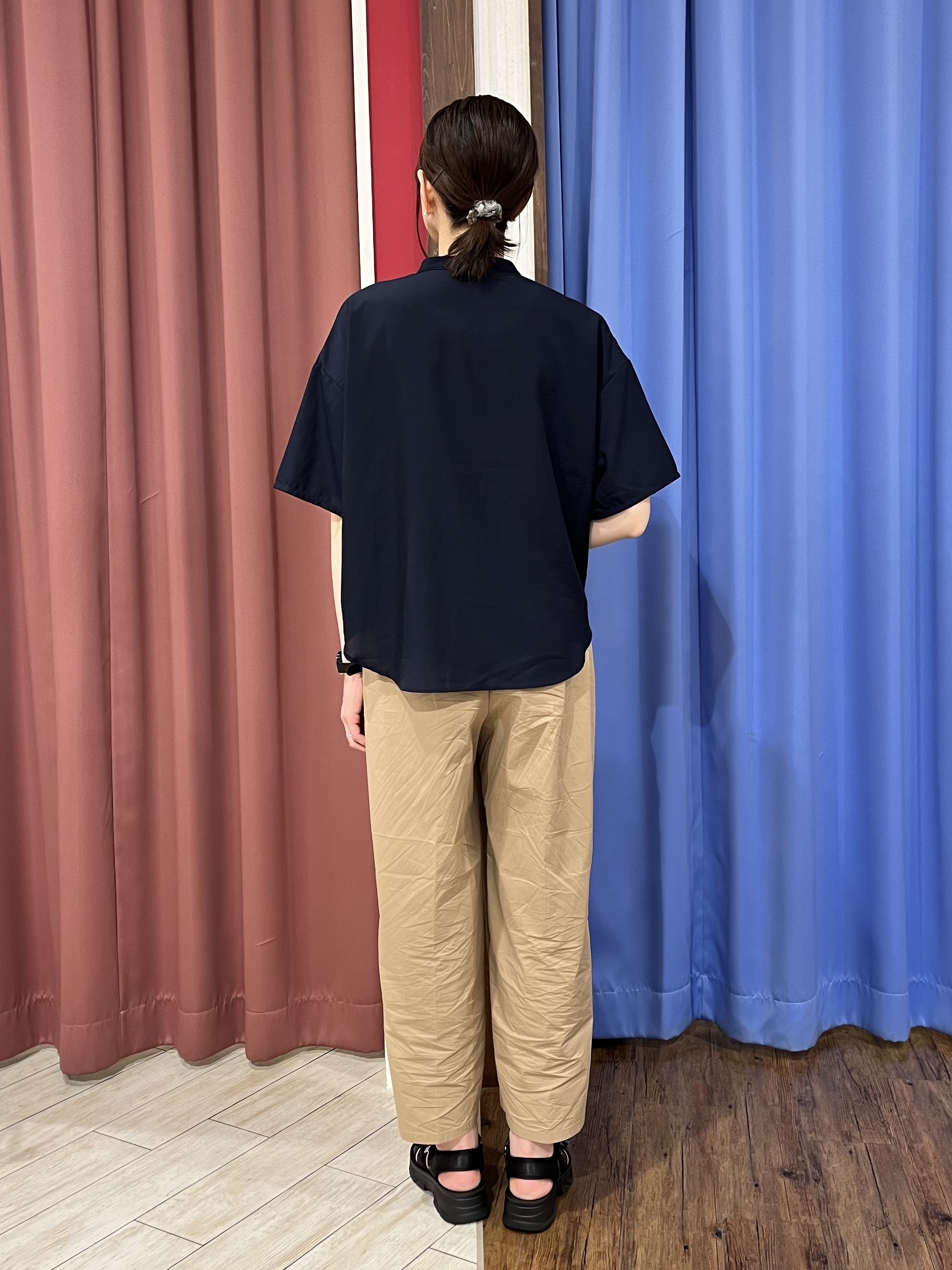 muさんの「SHOO･LA･RUE｜【洗濯機可/S-LL】大人の抜け感 ゆるっと5分袖シャツ」を使ったコーディネート