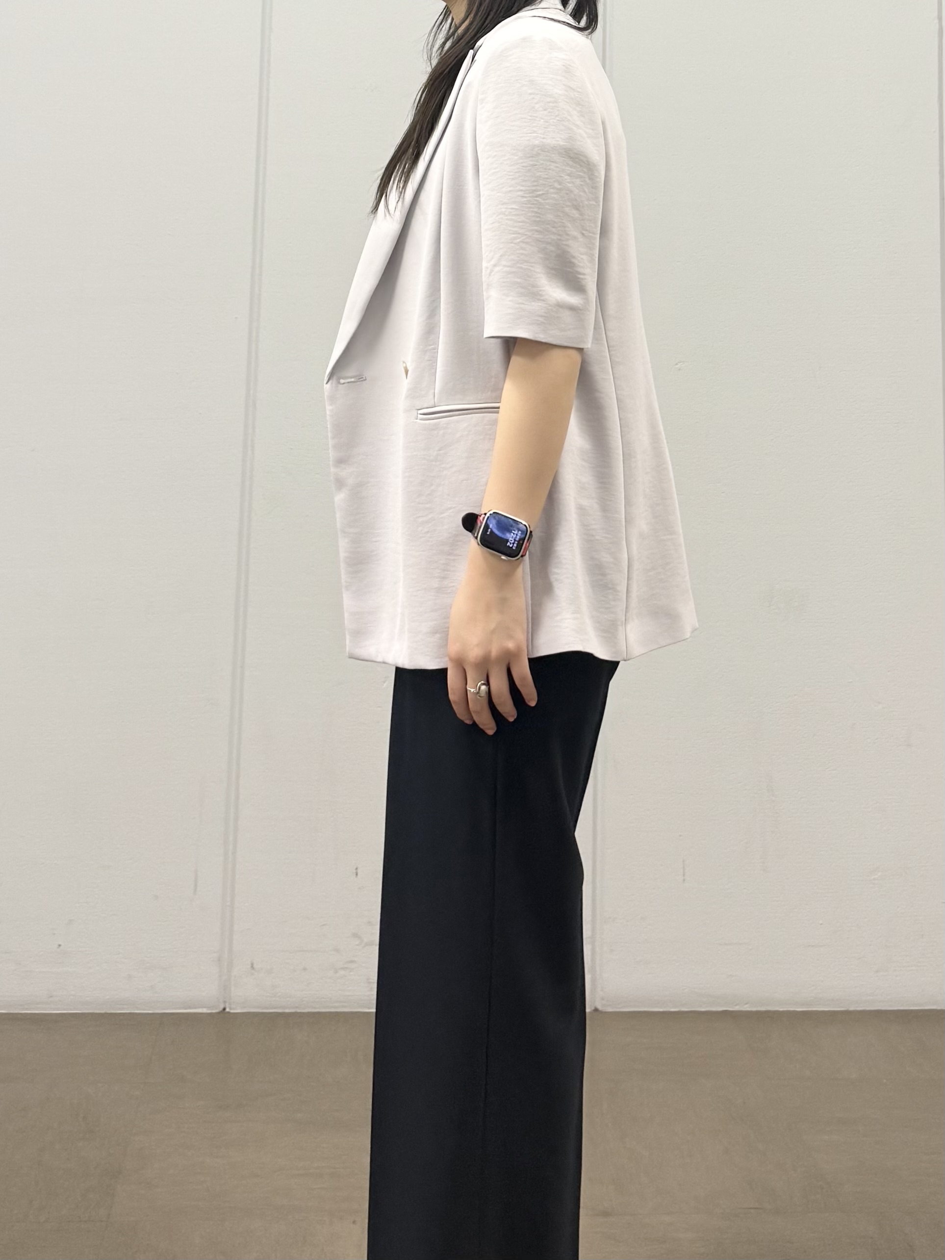 mizukiさんの「INDIVI｜【洗える／UVケア】幾何学柄＆無地 タックVネック 半袖ブラウス」を使ったコーディネート