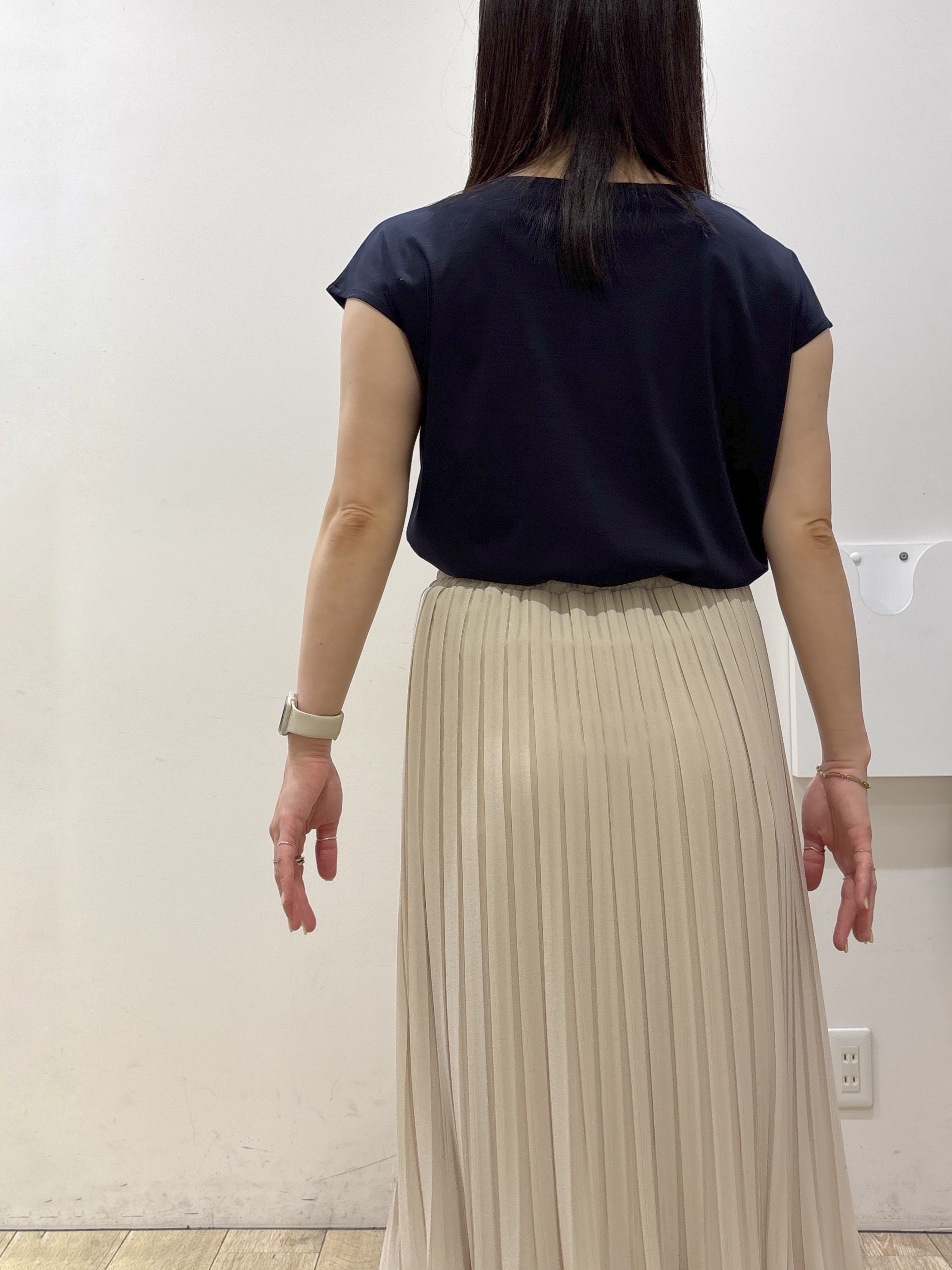 mameさんの「index｜【接触冷感】ビジューキーネックフレンチトップス《UVケア／洗濯機OK／XS～3L／8col》」を使ったコーディネート