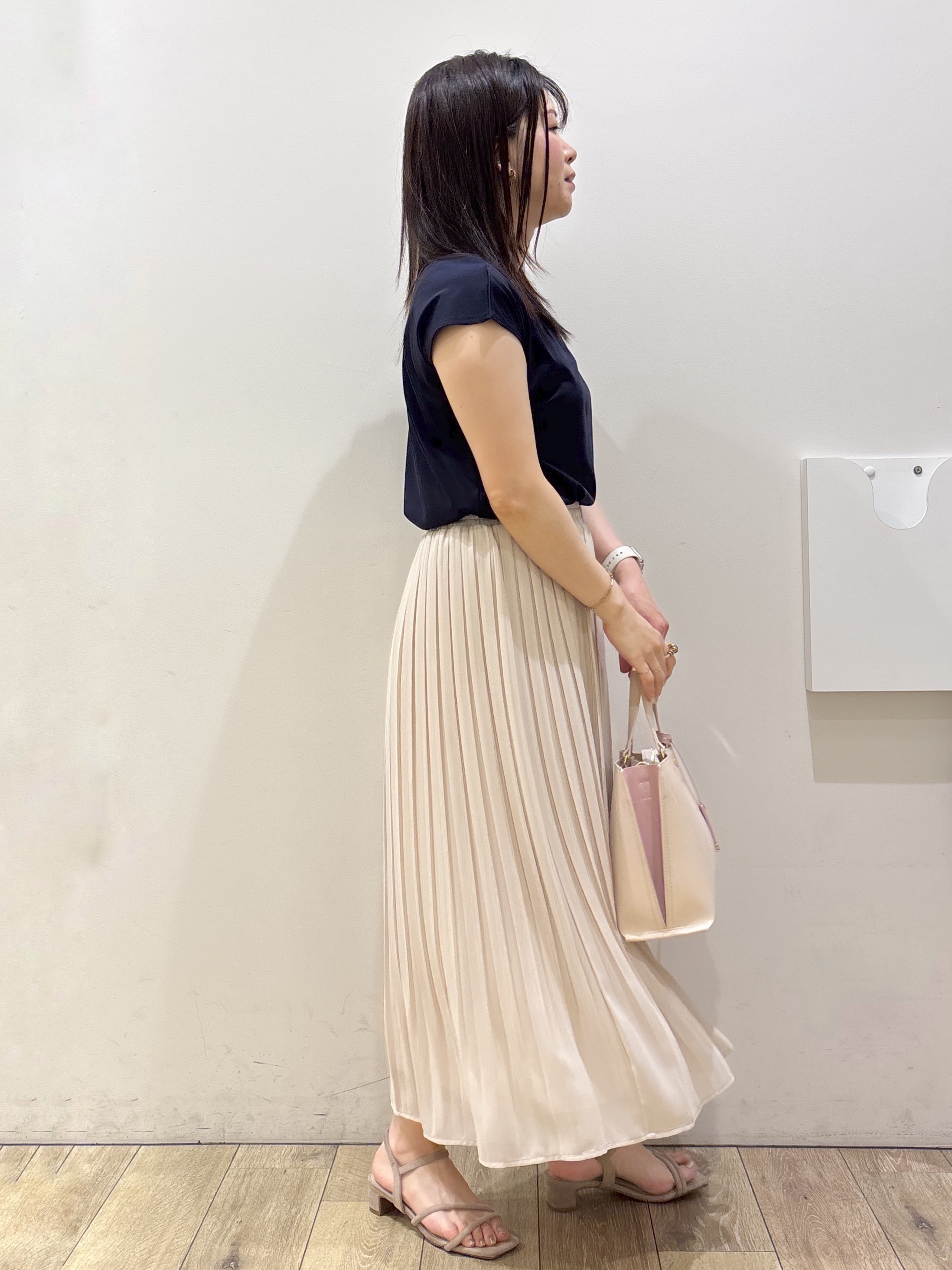 mameさんの「index｜【接触冷感】ビジューキーネックフレンチトップス《UVケア／洗濯機OK／XS～3L／8col》」を使ったコーディネート