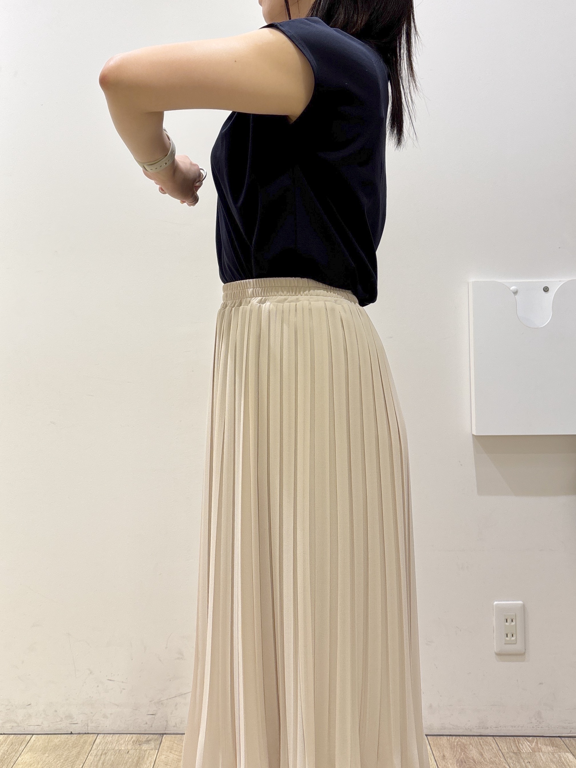 mameさんの「index｜【接触冷感】ビジューキーネックフレンチトップス《UVケア／洗濯機OK／XS～3L／8col》」を使ったコーディネート