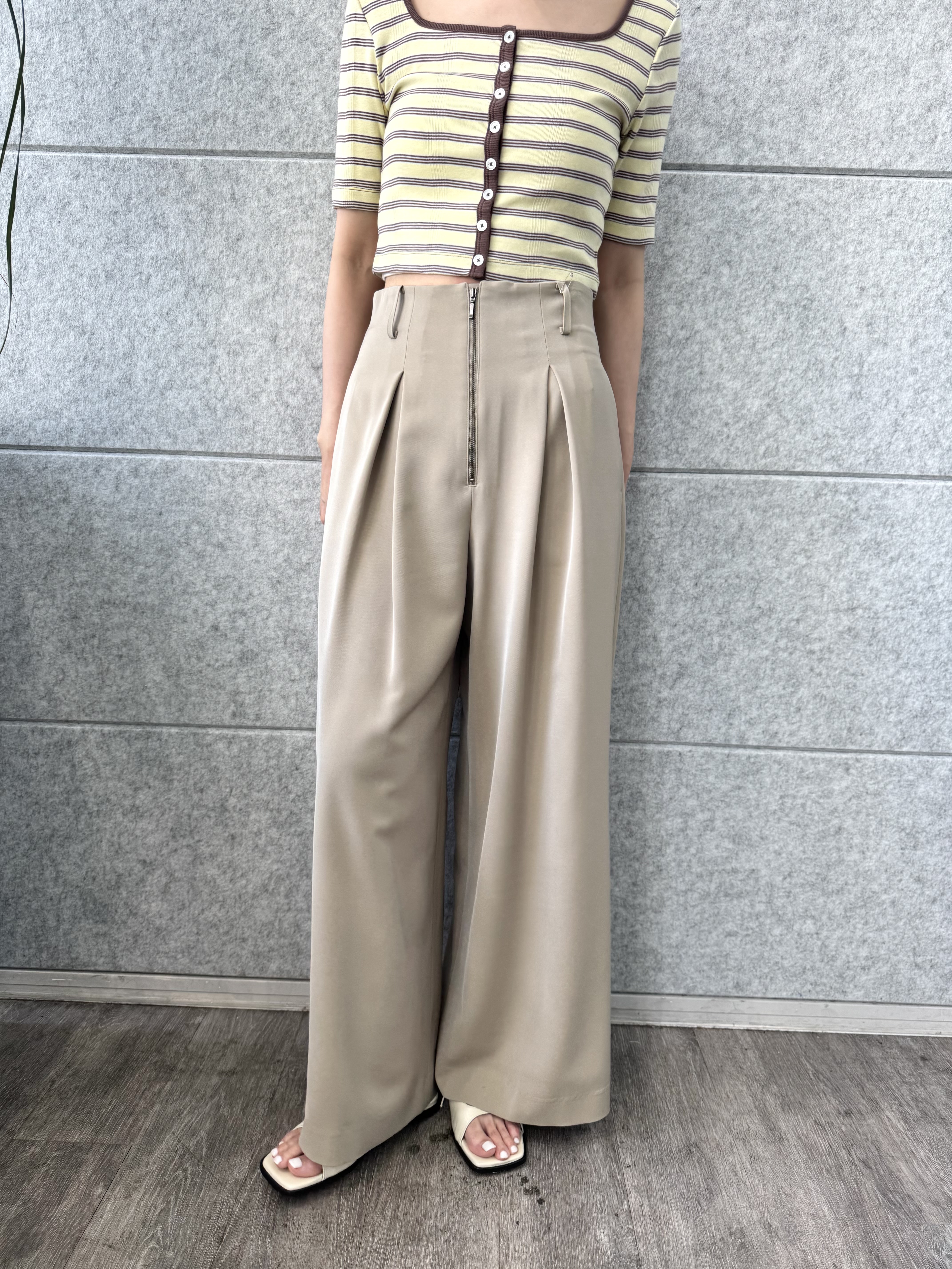 uchi__yamaさんの「CODE A｜zip wide pants」を使ったコーディネート