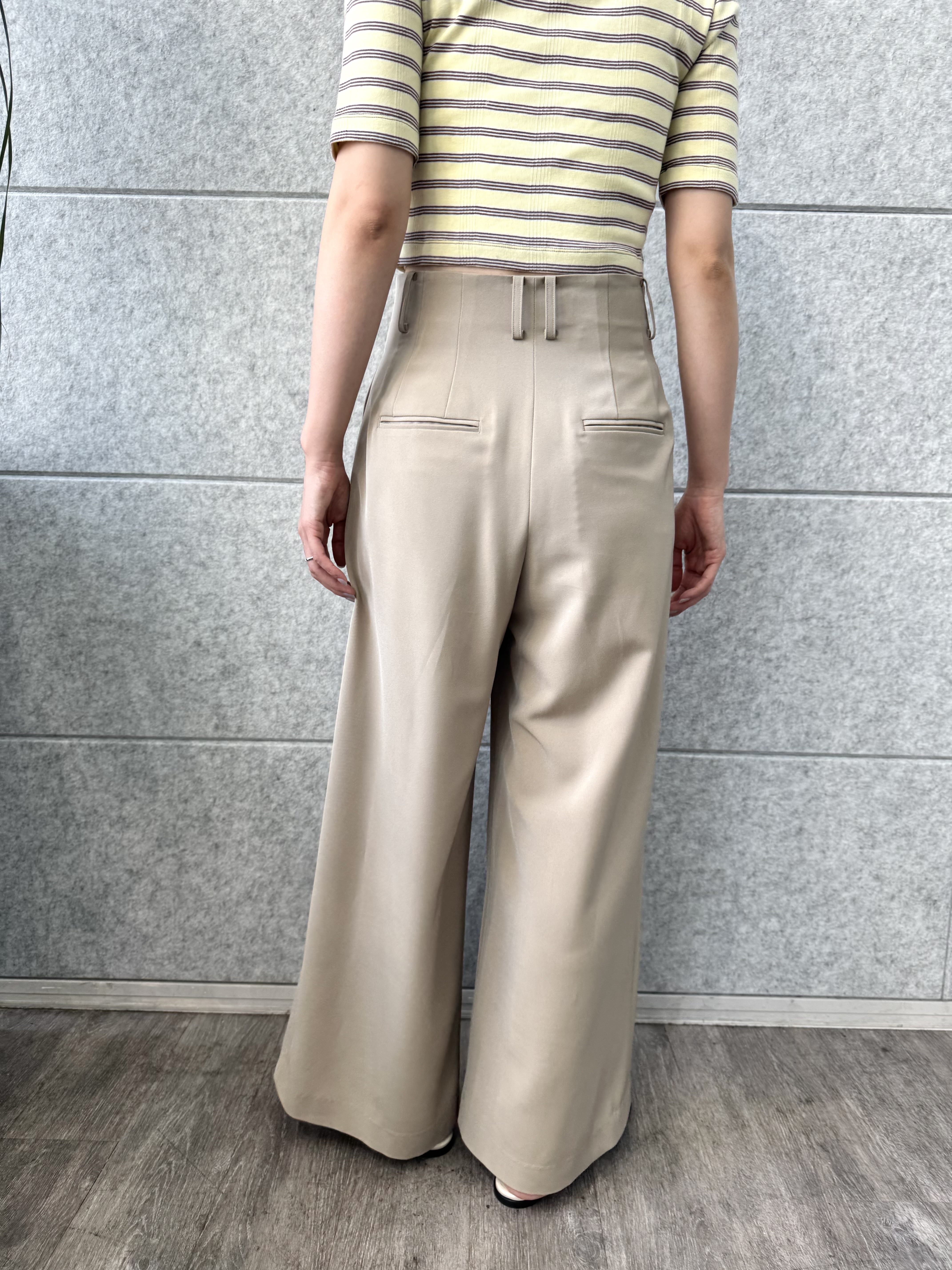 uchi__yamaさんの「CODE A｜zip wide pants」を使ったコーディネート