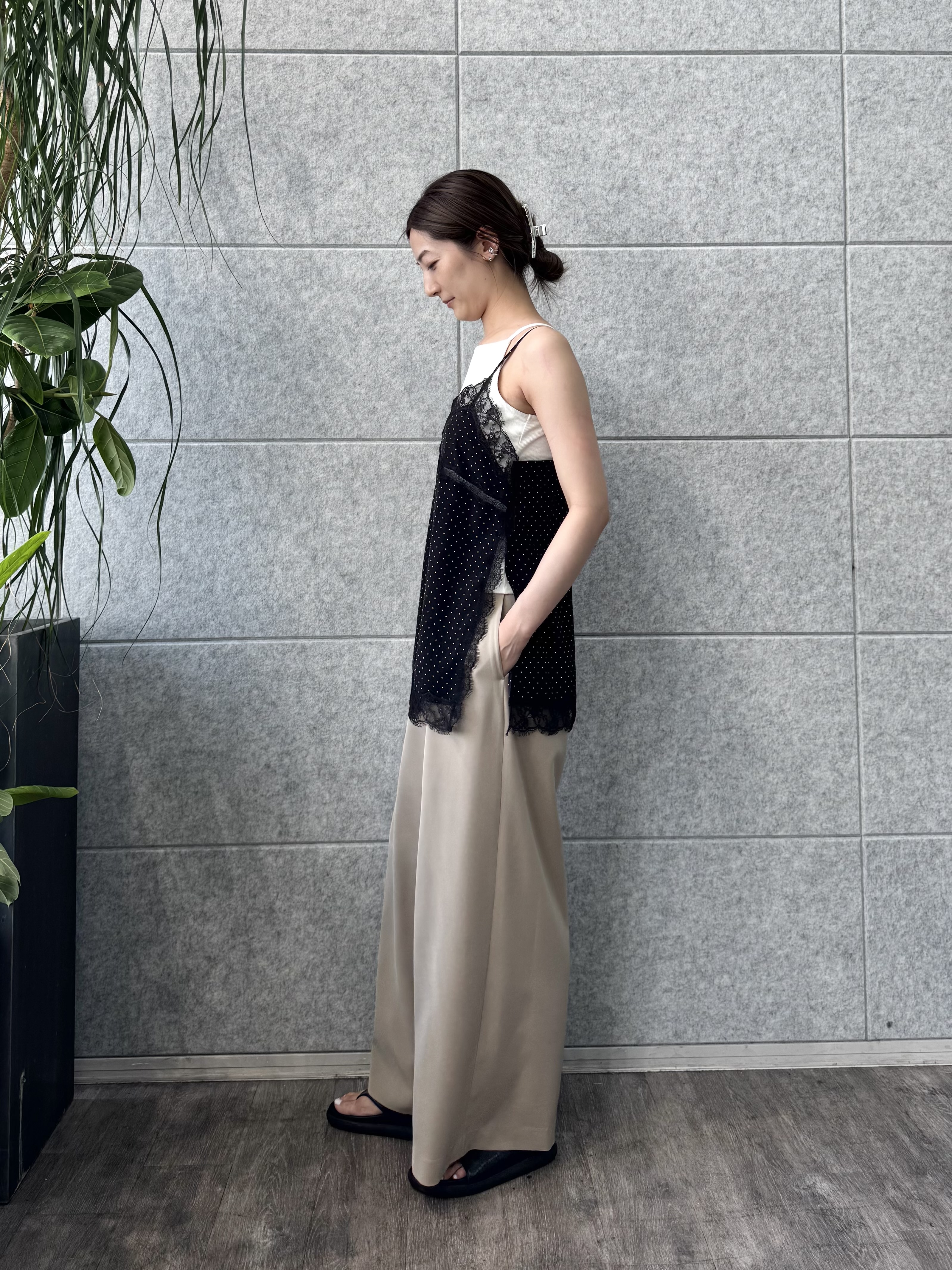uchi__yamaさんの「CODE A｜zip wide pants」を使ったコーディネート