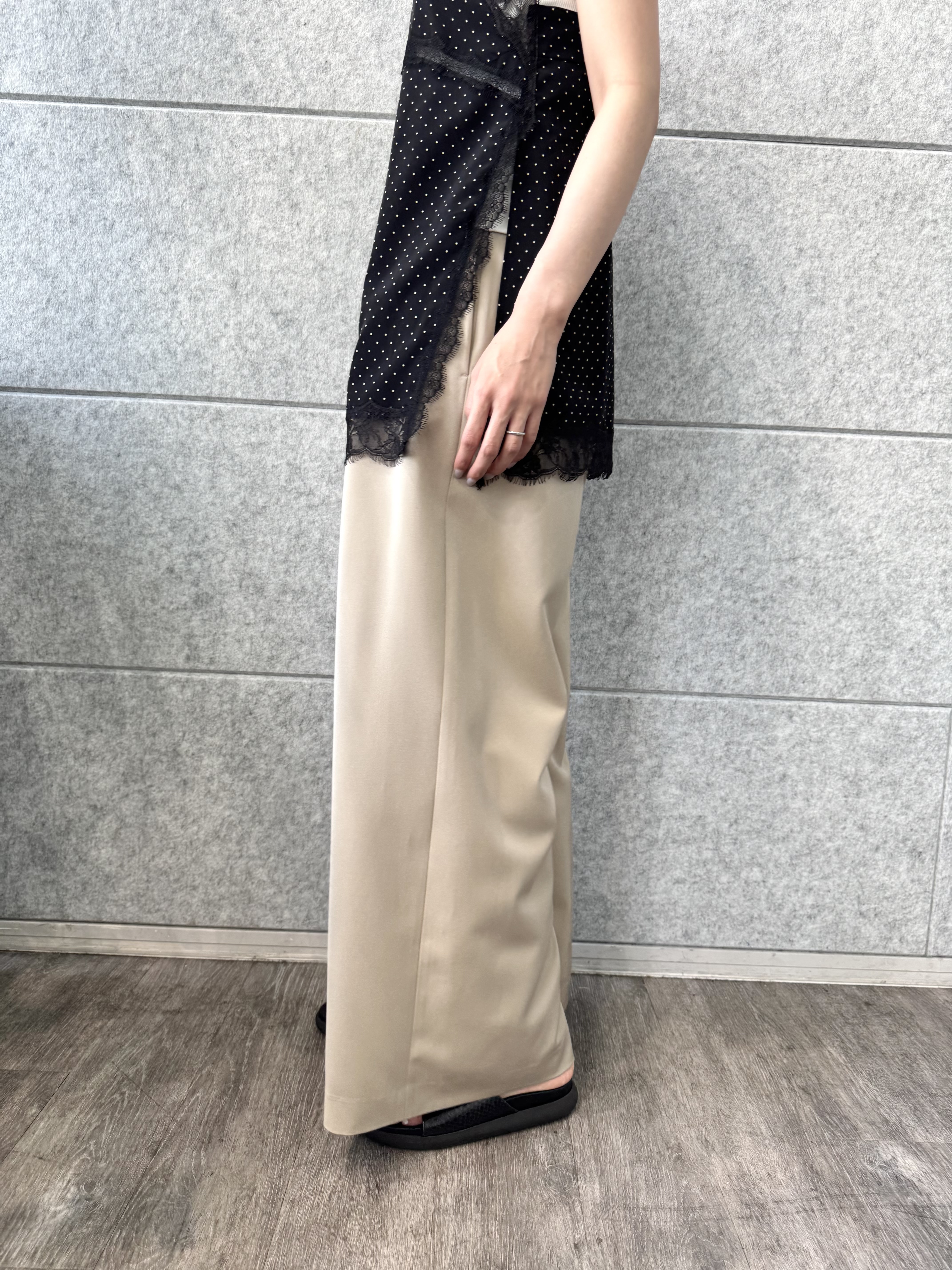 uchi__yamaさんの「CODE A｜zip wide pants」を使ったコーディネート