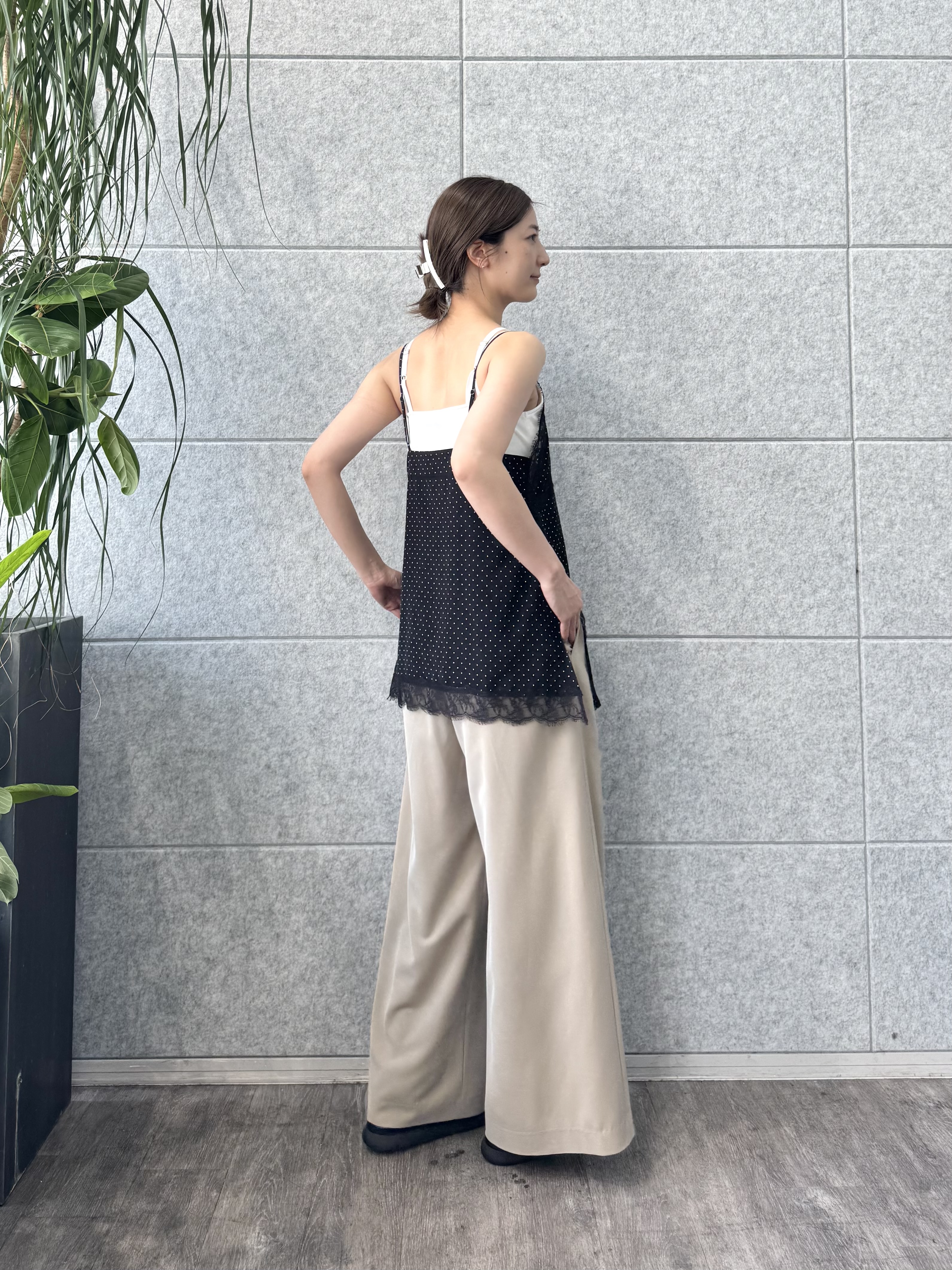 uchi__yamaさんの「CODE A｜zip wide pants」を使ったコーディネート