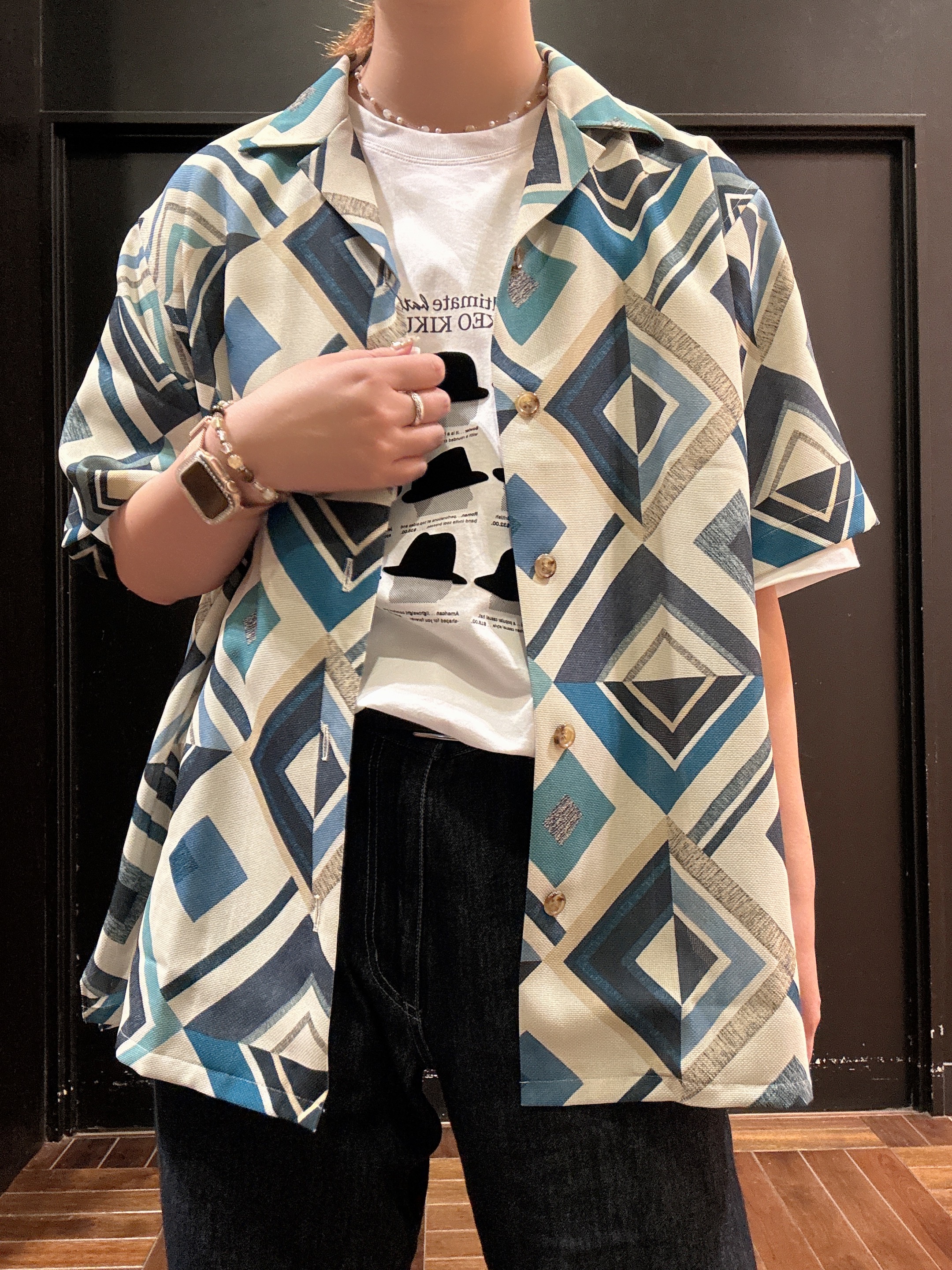 ヒナさんの「TAKEO KIKUCHI｜【吸汗速乾】タイル柄プリント 半袖シャツ」を使ったコーディネート