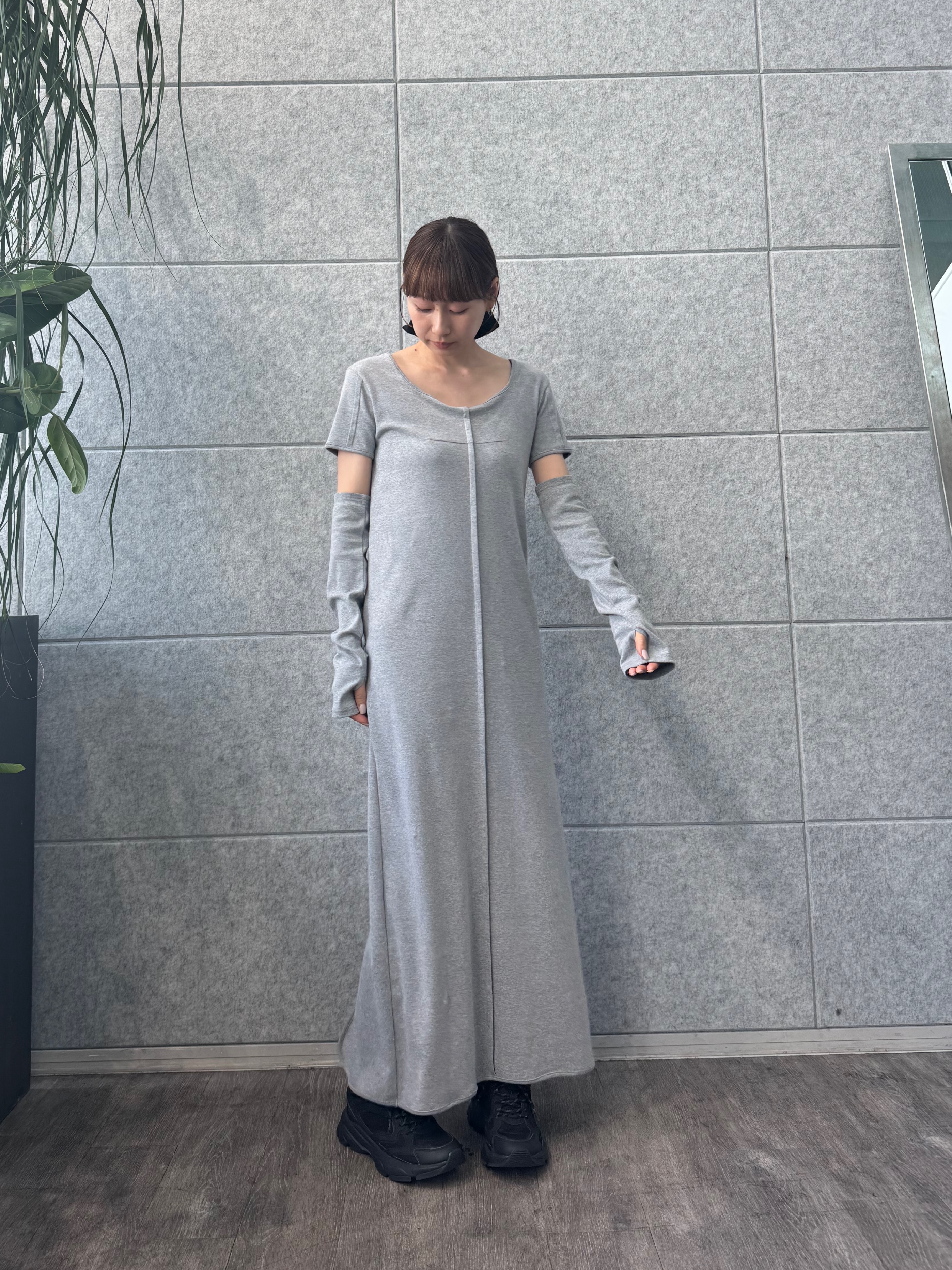 designer yukaさんの「CODE A｜arm cover square neck dress」を使ったコーディネート