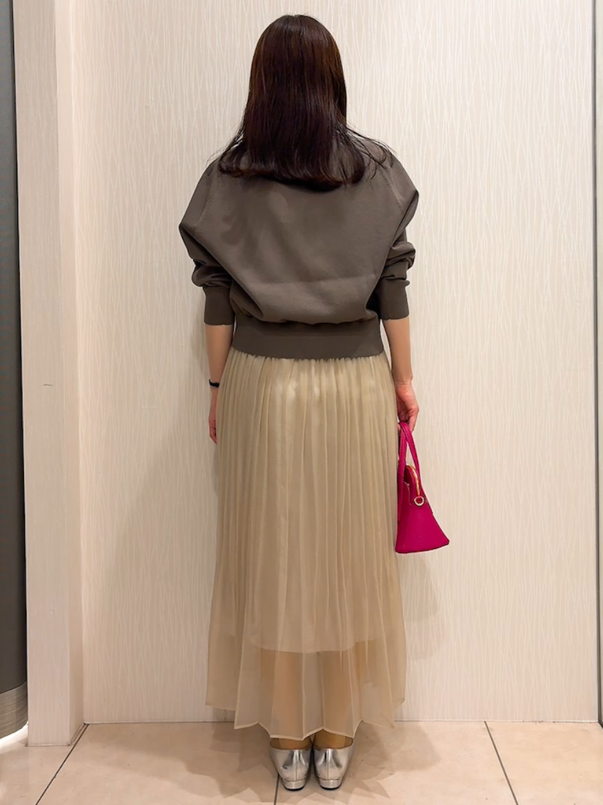SAHOさんの「UNTITLED｜【アンサンブル可/日除け・冷房対策】シアーレーヨンZIPカーディガン」を使ったコーディネート