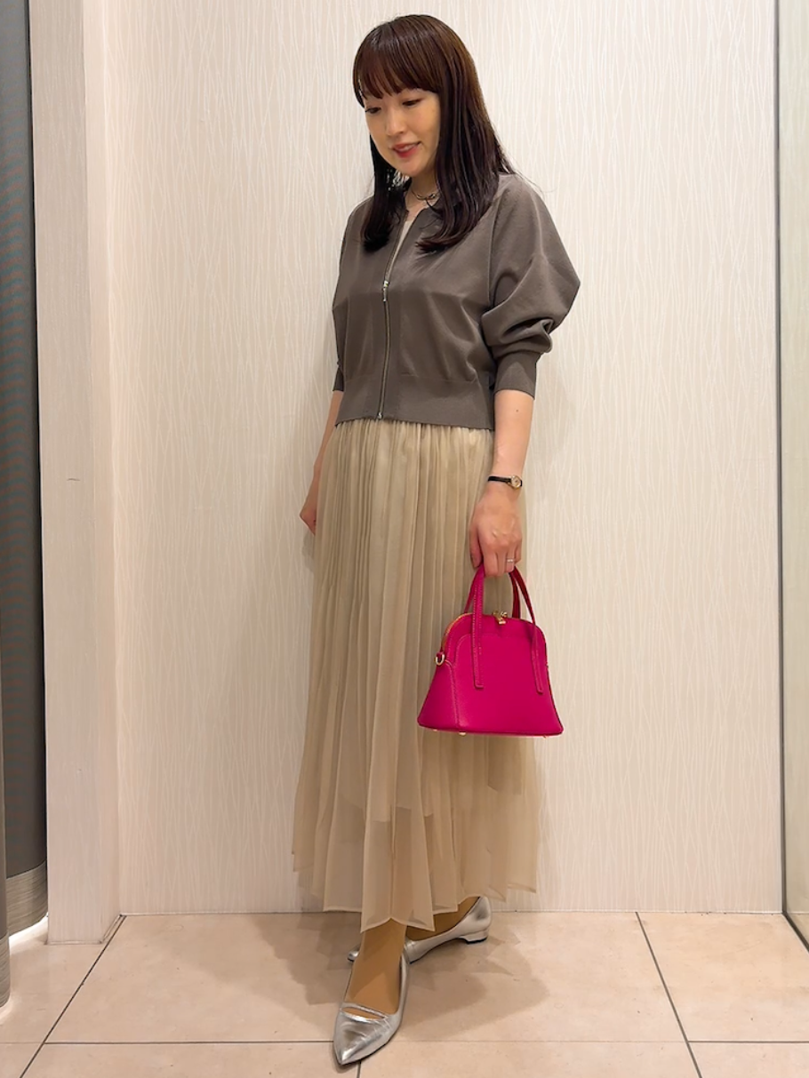SAHOさんの「UNTITLED｜【アンサンブル可/日除け・冷房対策】シアーレーヨンZIPカーディガン」を使ったコーディネート