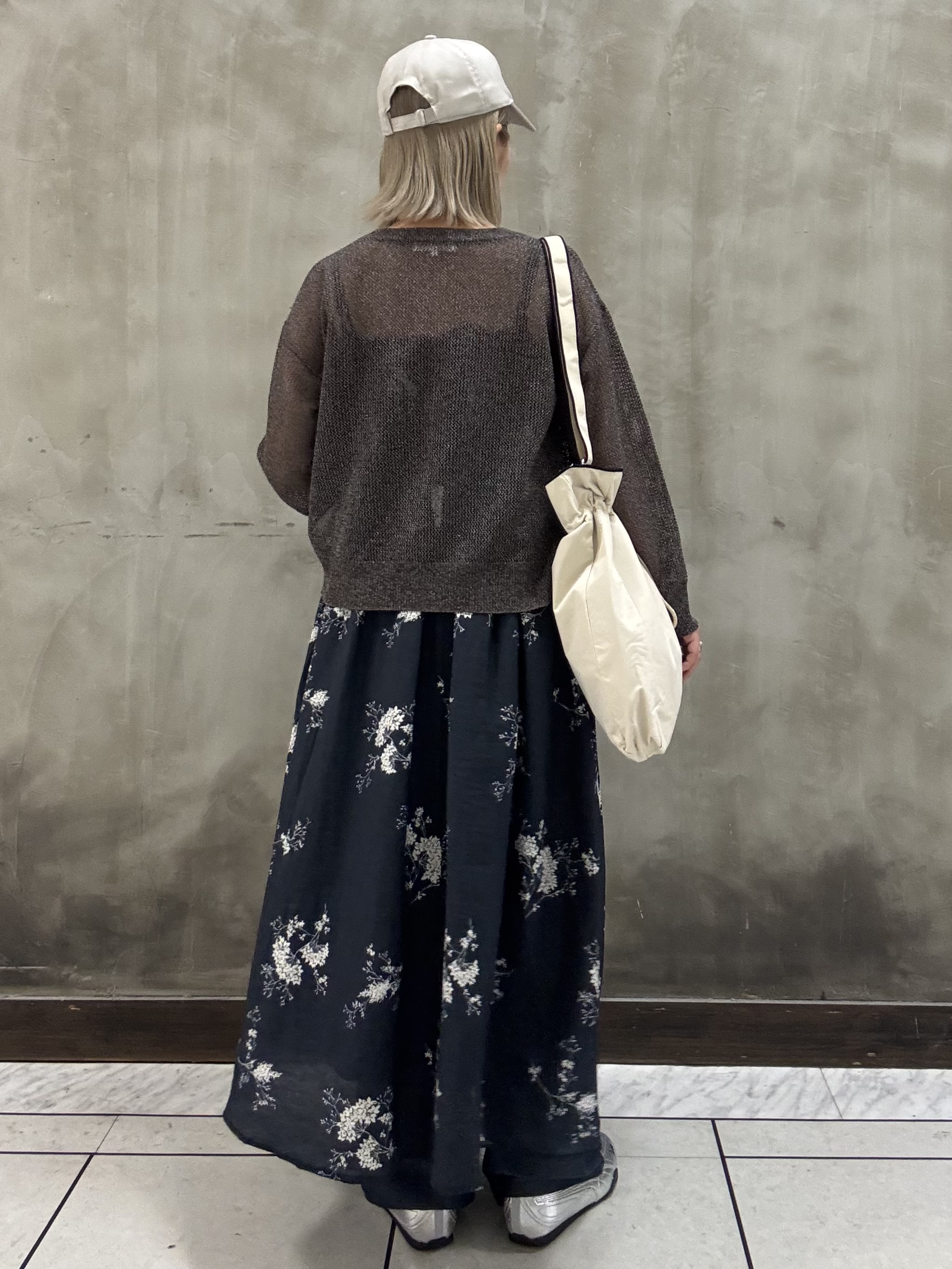 minaさんの「grove｜【洗える】大人のシャーリングキャミワンピース」を使ったコーディネート