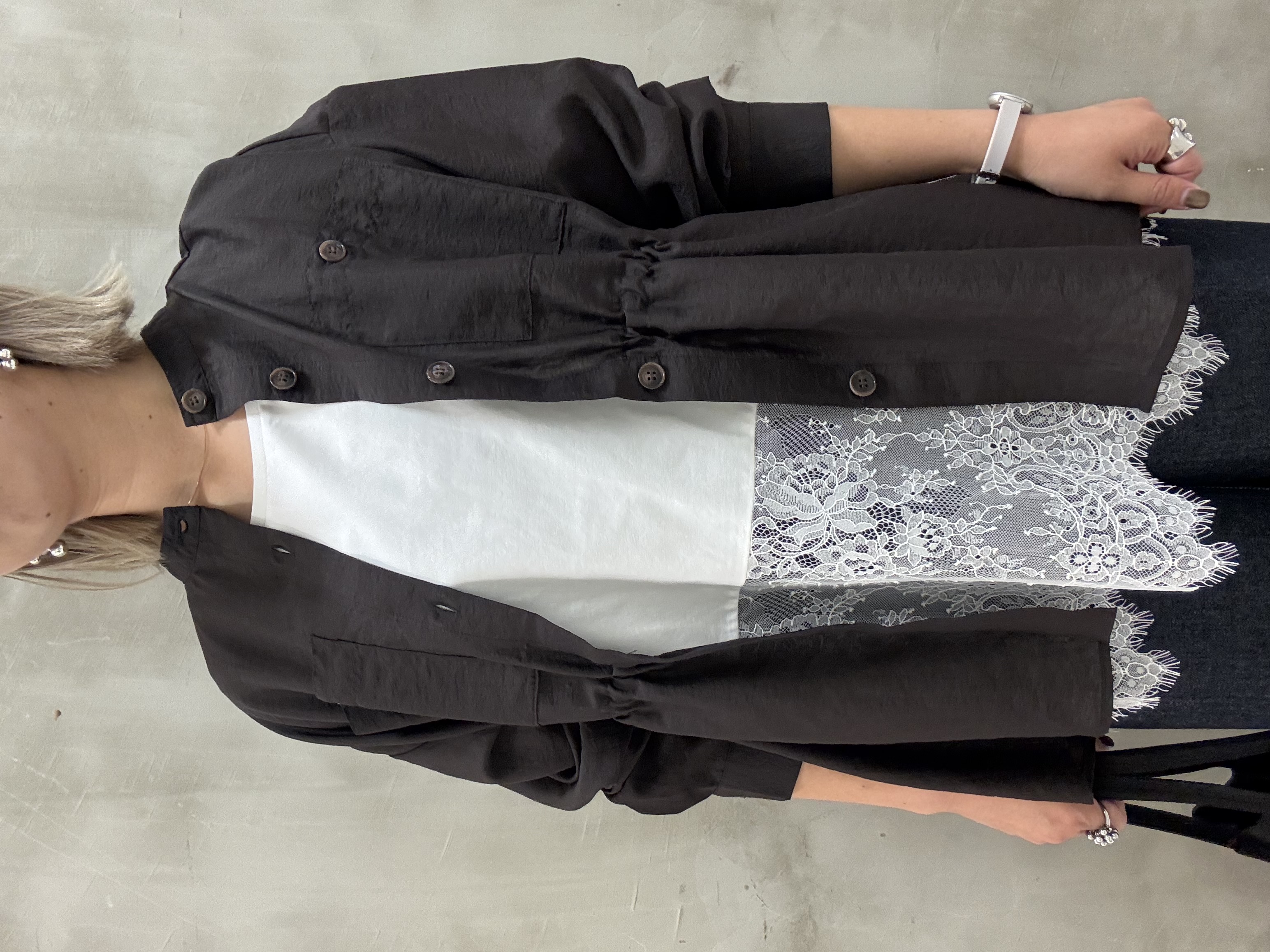 minaさんの「grove｜高評価！【体型カバー・洗える】シアーサファリシャツジャケット」を使ったコーディネート