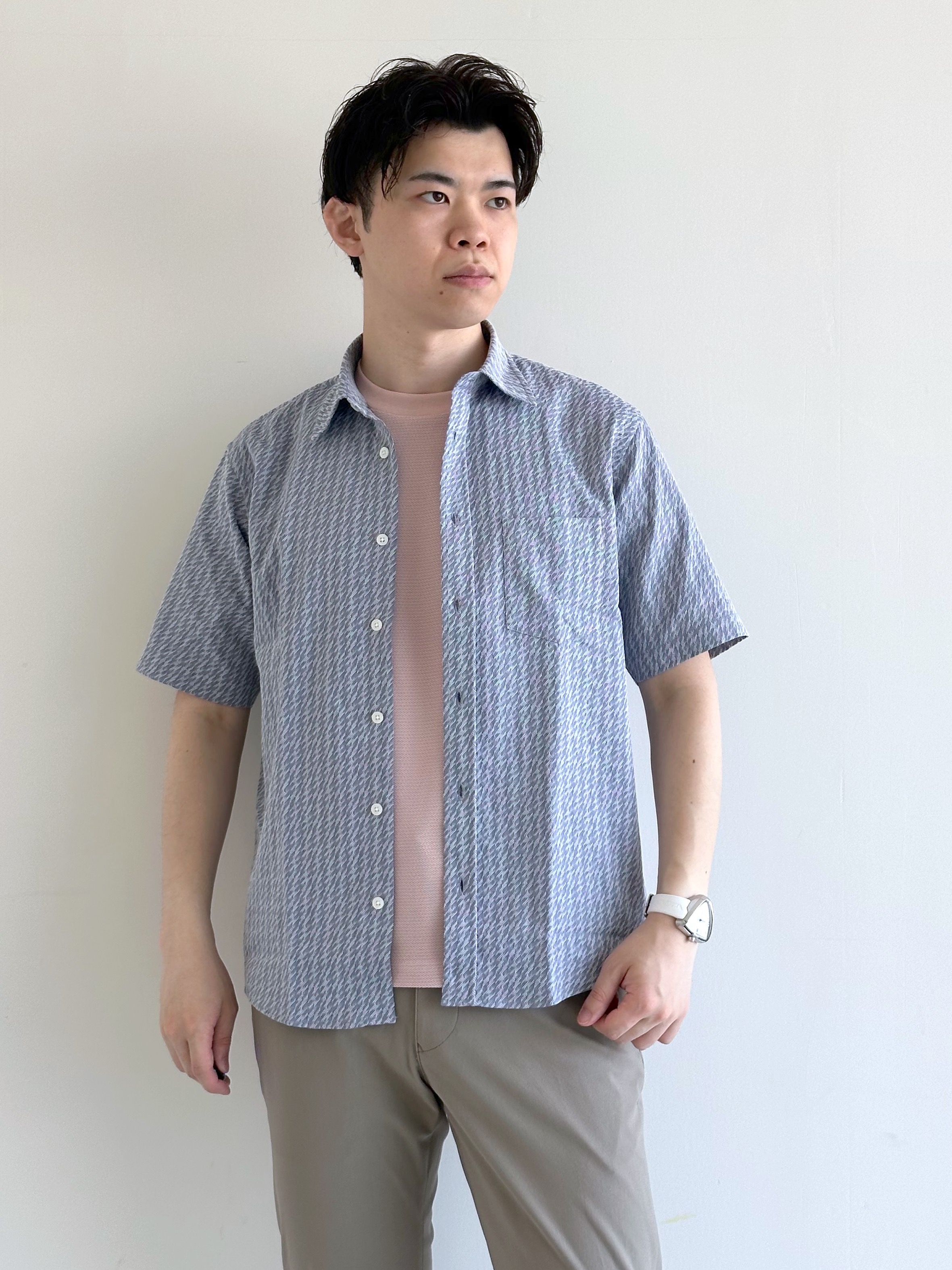 イッシーさんの「TAKEO KIKUCHI｜播州織り 千鳥 半袖シャツ」を使ったコーディネート