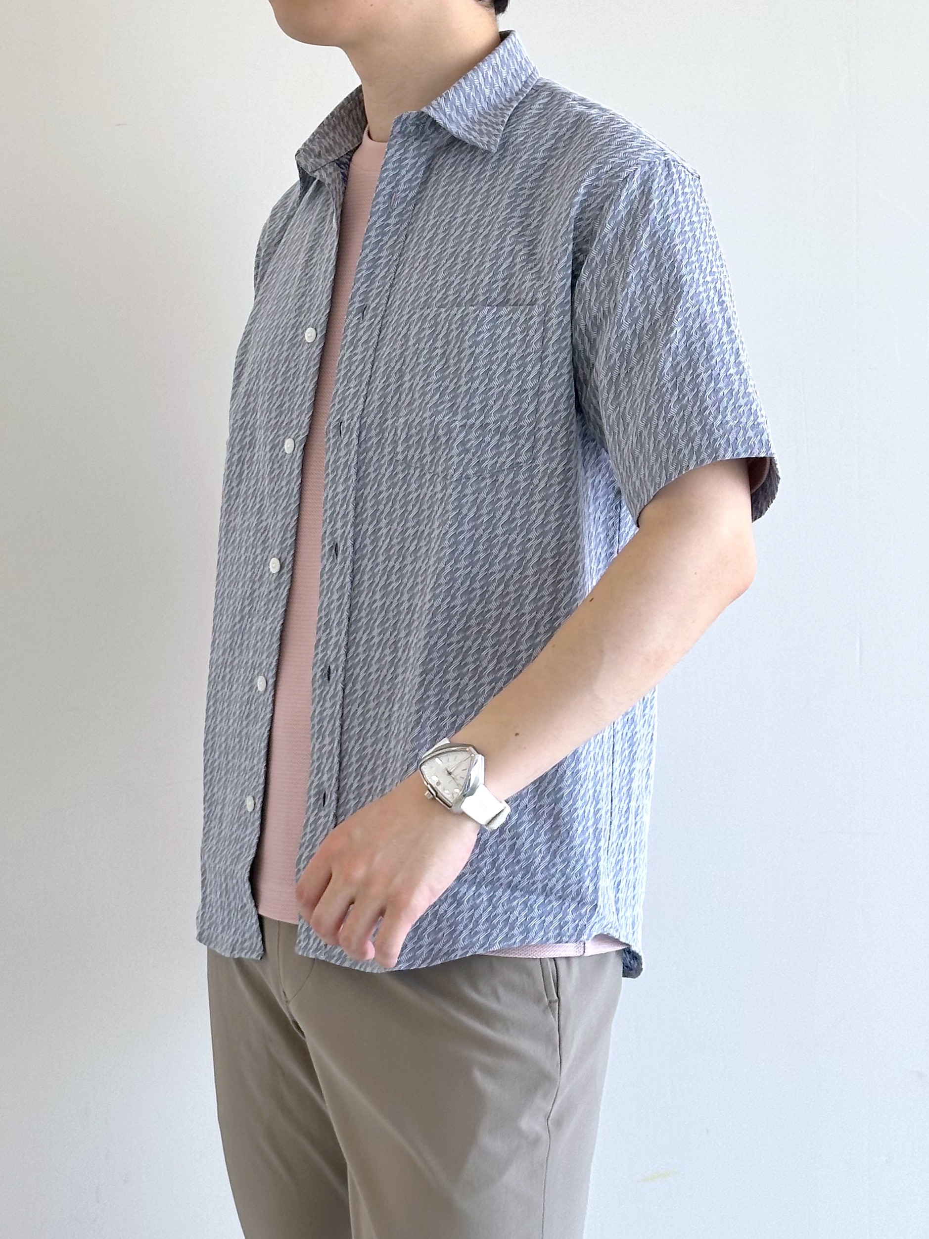 イッシーさんの「TAKEO KIKUCHI｜播州織り 千鳥 半袖シャツ」を使ったコーディネート