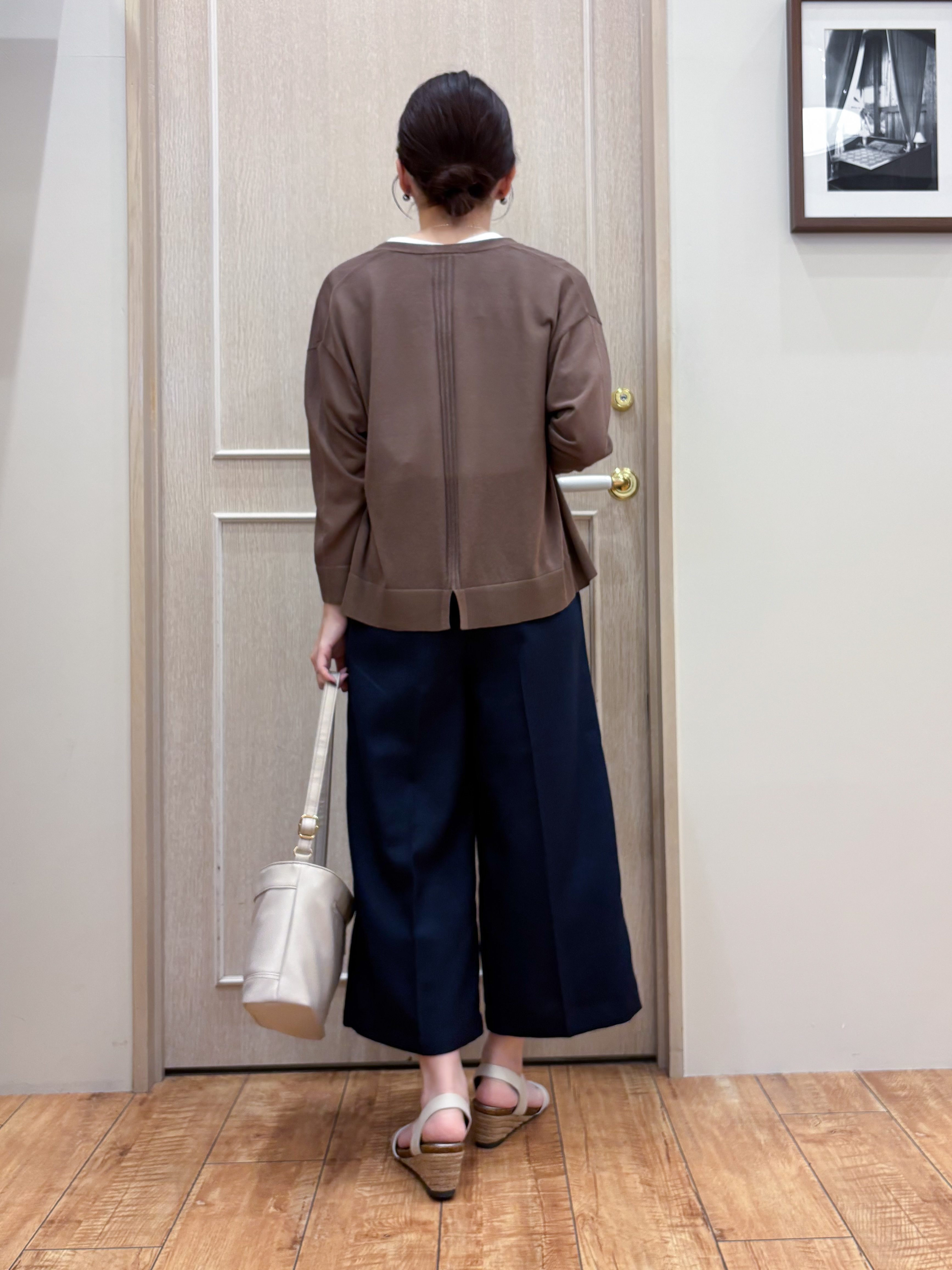 なみさんの「SHOO･LA･RUE｜【洗濯機可/S-LL】オンにもオフにも マルチに使えるボタンレスカーディガン」を使ったコーディネート