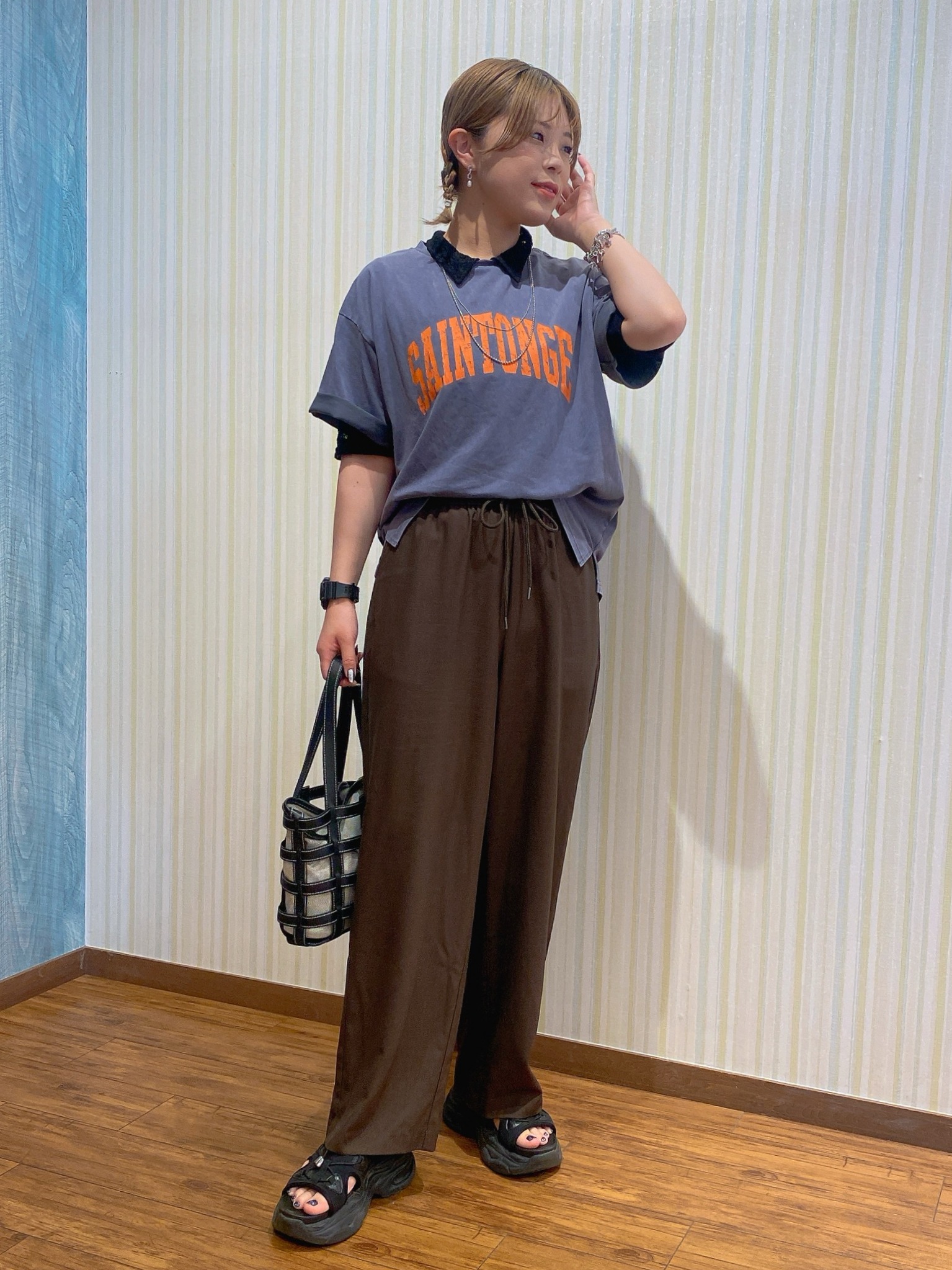 ayaさんの「SHOO･LA･RUE｜【S-LL/洗濯機可】選べる3柄 ヴィンテージ風こなれアソートTシャツ」を使ったコーディネート